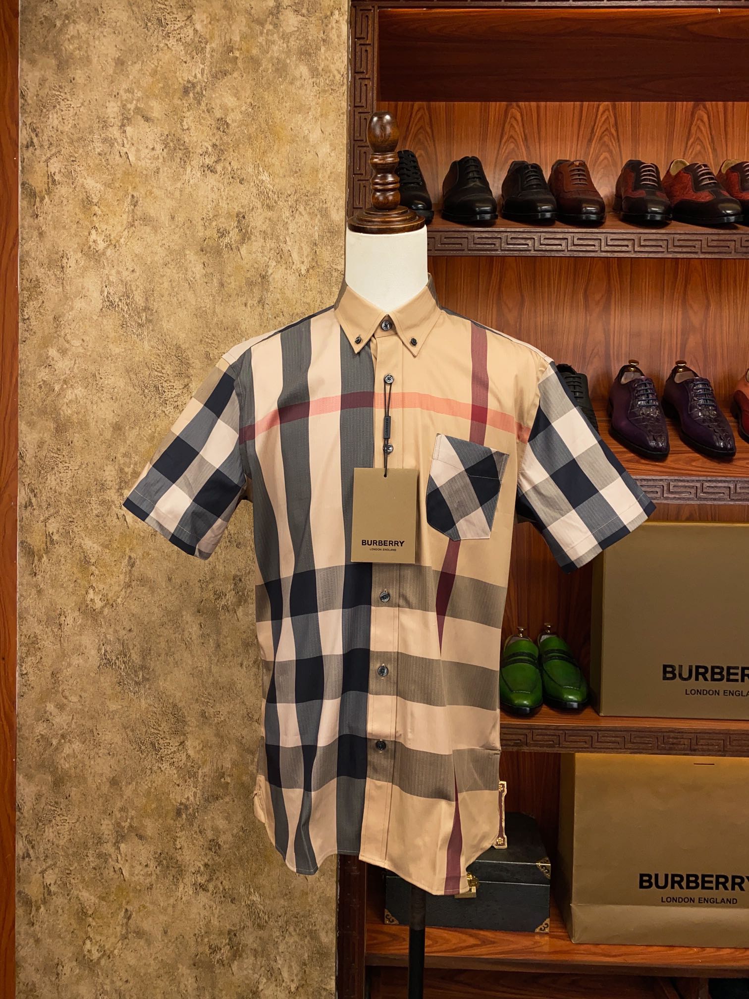 正品级别货！批260 Burberry巴宝莉 格子休闲衬衫 此批衬衫出自公司外贸原单，代工厂出品，品质杆