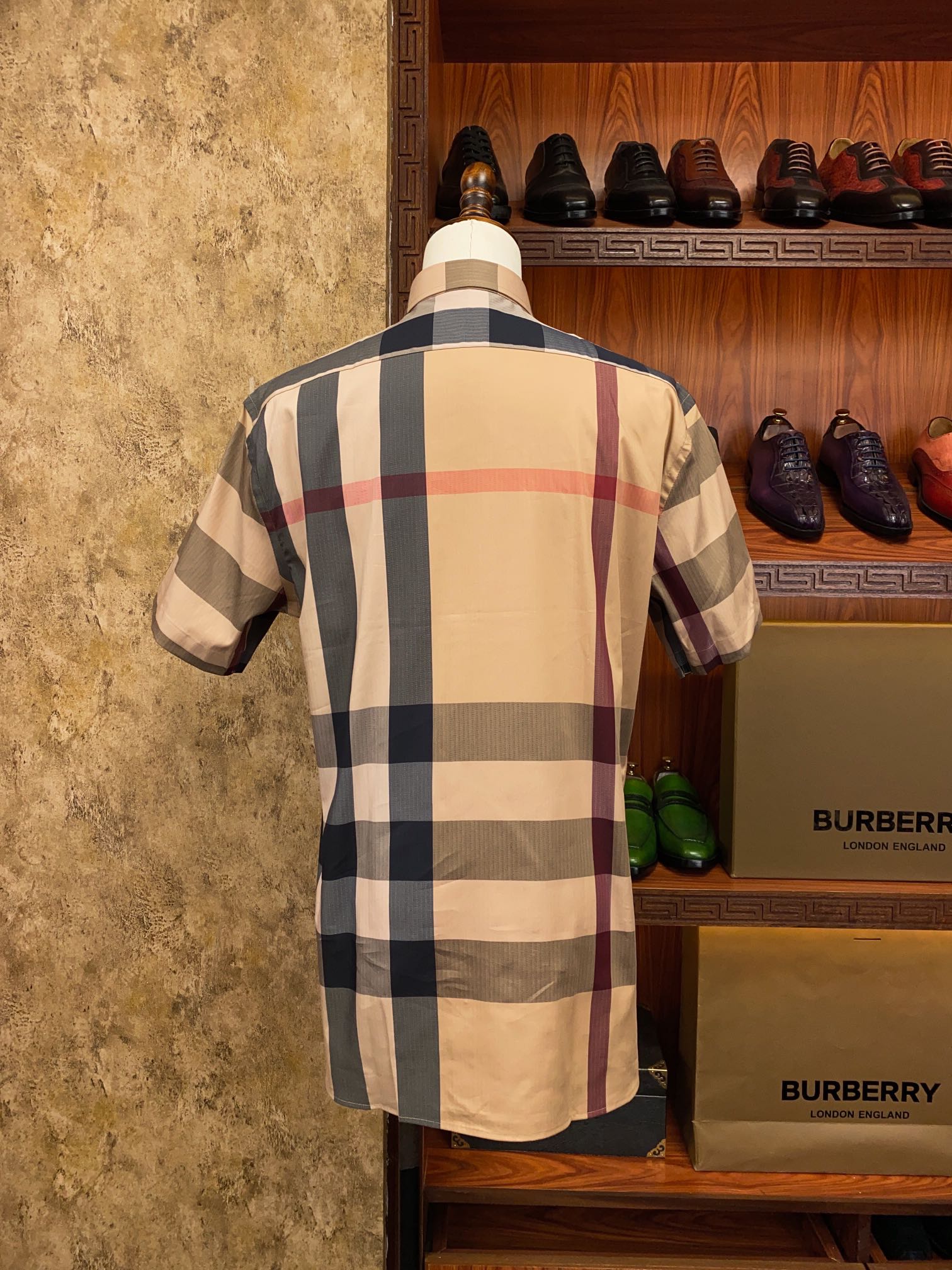 正品级别货！批260 Burberry巴宝莉 格子休闲衬衫 此批衬衫出自公司外贸原单，代工厂出品，品质杆