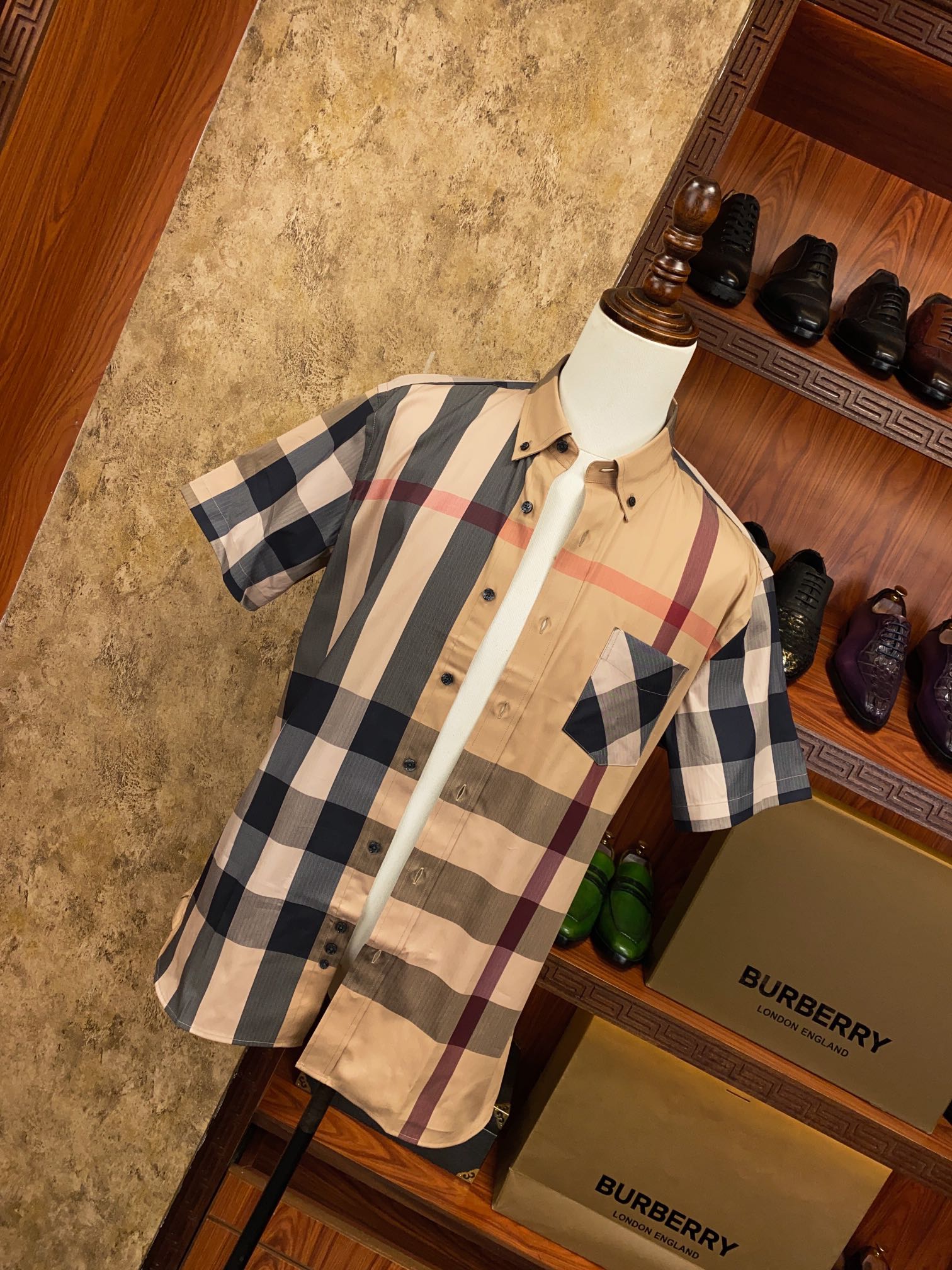 正品级别货！批260 Burberry巴宝莉 格子休闲衬衫 此批衬衫出自公司外贸原单，代工厂出品，品质杆