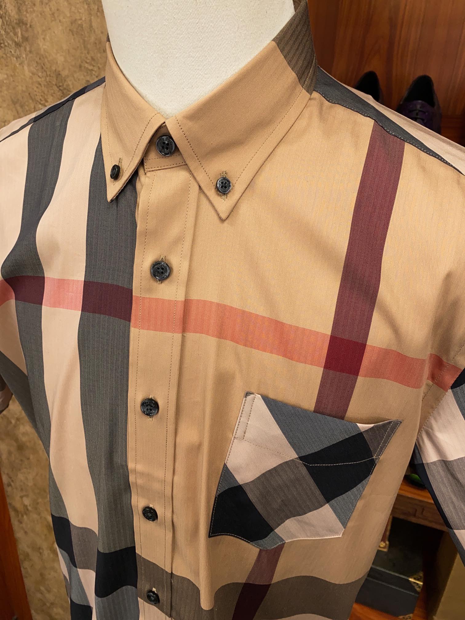 正品级别货！批260 Burberry巴宝莉 格子休闲衬衫 此批衬衫出自公司外贸原单，代工厂出品，品质杆