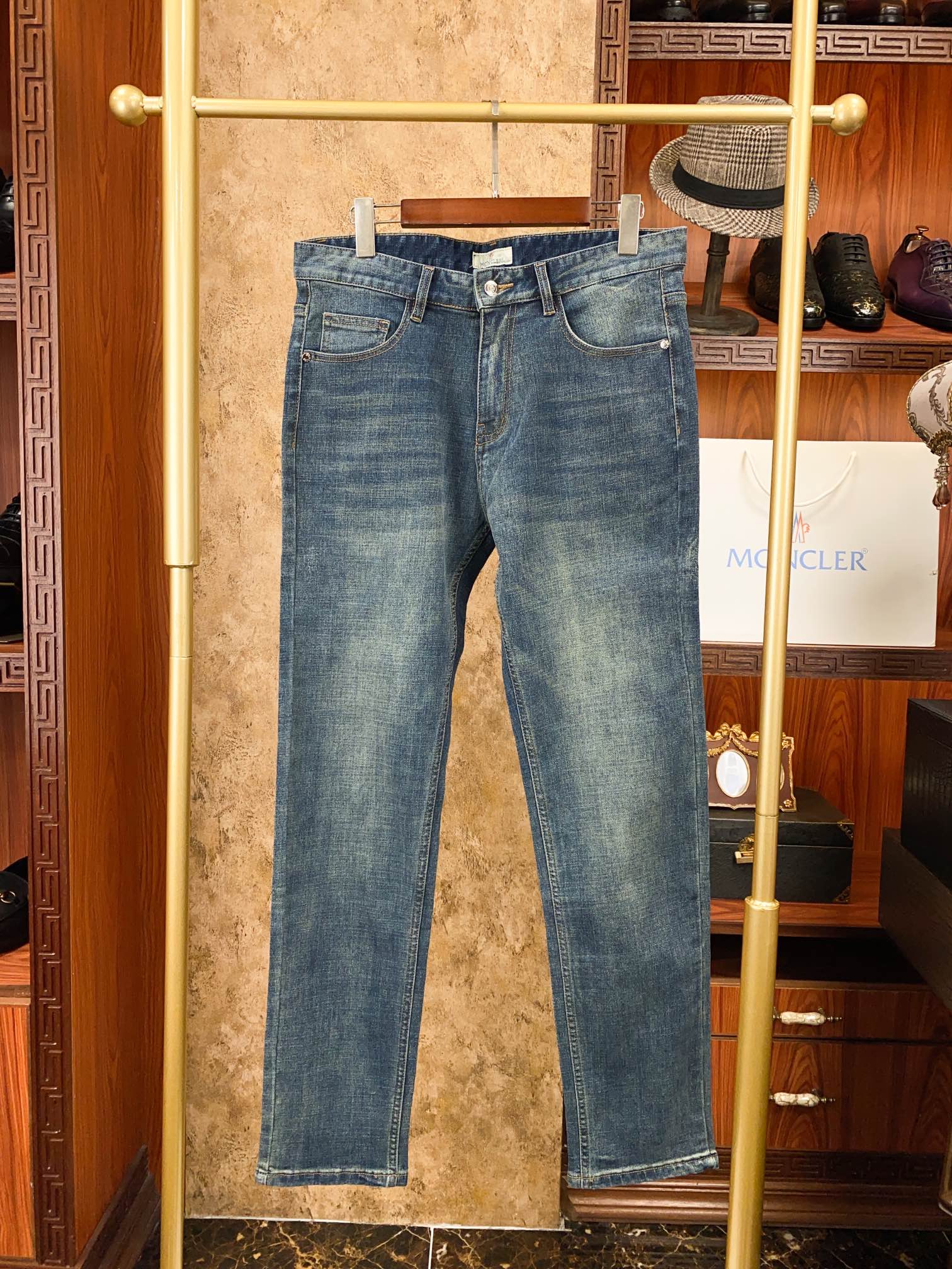 MonC 蒙*口 今年春夏新款牛仔裤大货已出！正品代购级别 👍👍👍新款专柜在售！正品对版开发！绝对是高端