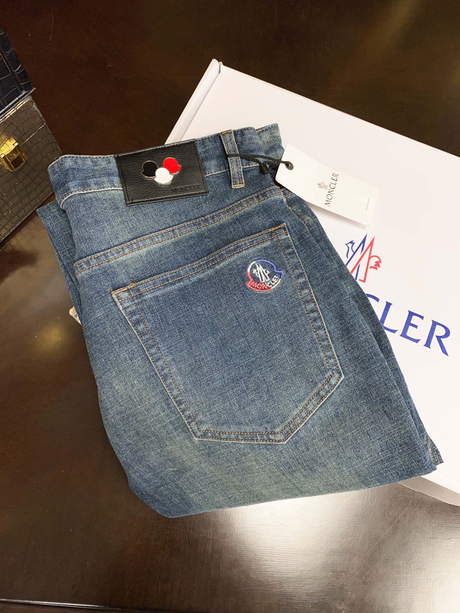 MonC 蒙*口 今年春夏新款牛仔裤大货已出！正品代购级别 👍👍👍新款专柜在售！正品对版开发！绝对是高端