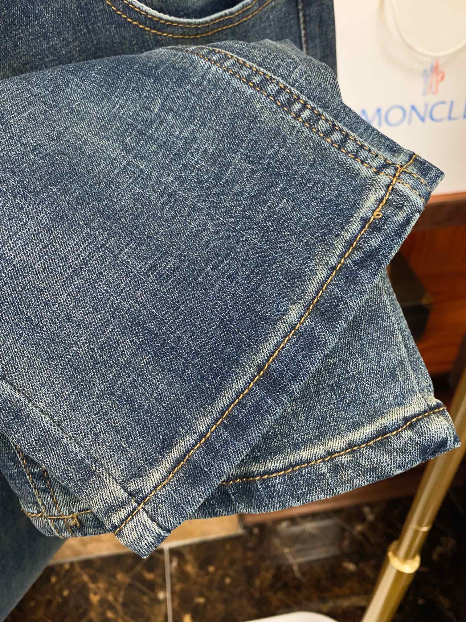 MonC 蒙*口 今年春夏新款牛仔裤大货已出！正品代购级别 👍👍👍新款专柜在售！正品对版开发！绝对是高端