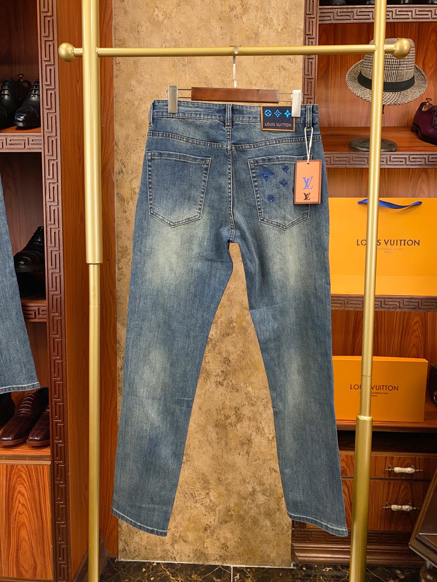 👍👍👍春夏新款！新款！绝对好货 ！绝对好货！1V专柜正品开发！🔥🔥 新款春夏 男士牛仔裤 批【只做对版货