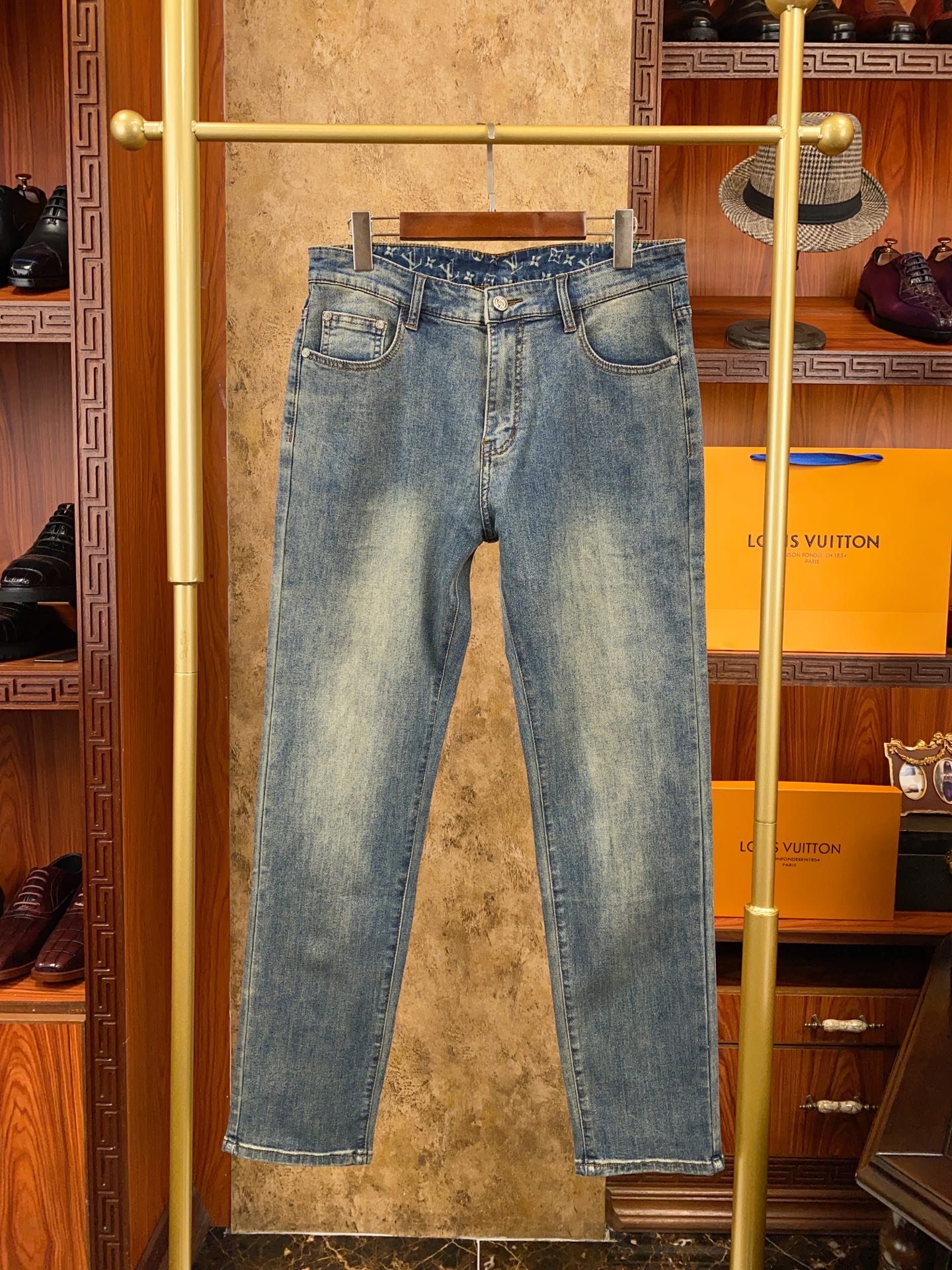 👍👍👍春夏新款！新款！绝对好货 ！绝对好货！1V专柜正品开发！🔥🔥 新款春夏 男士牛仔裤 批【只做对版货