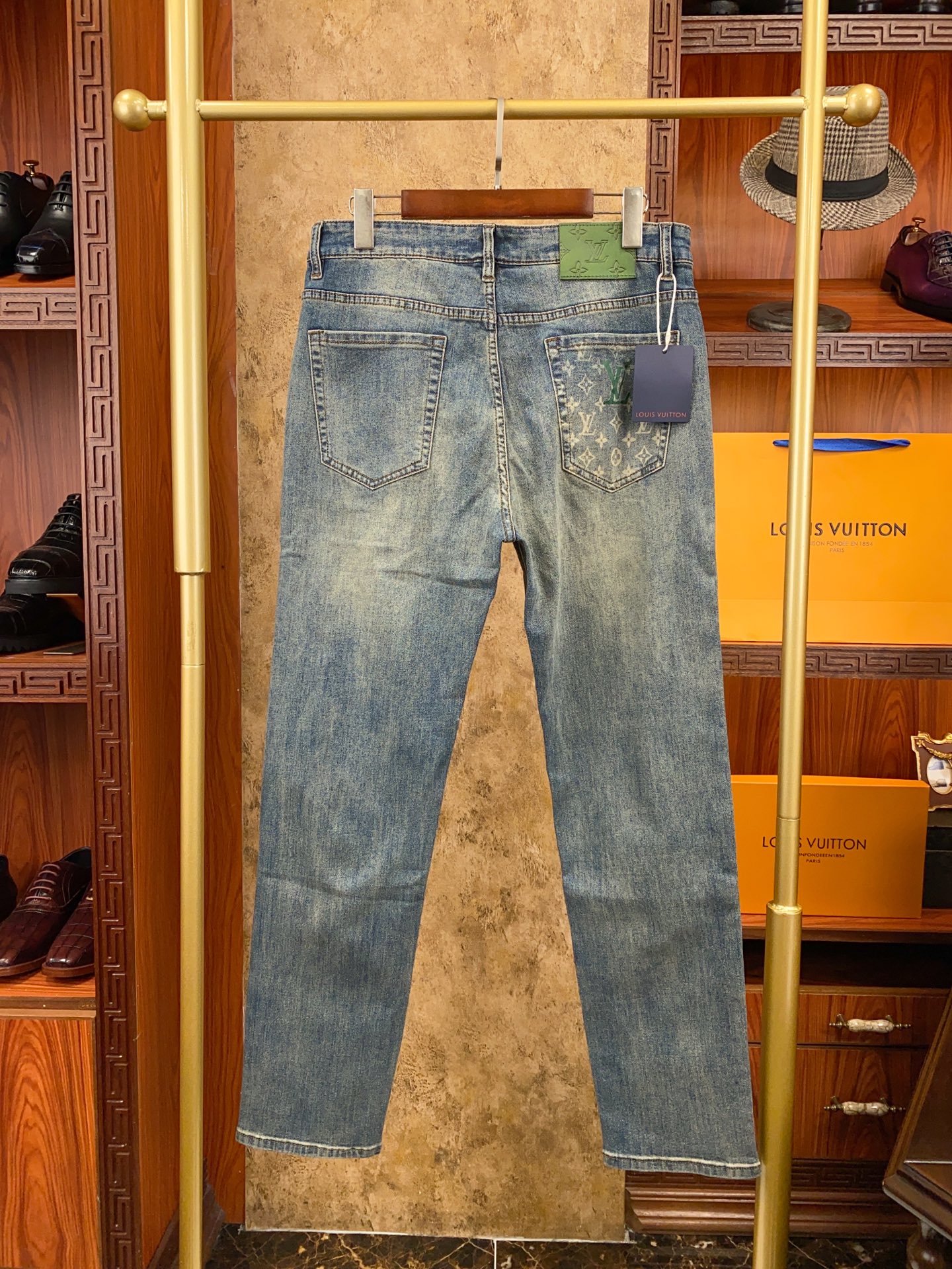 👍👍👍春夏新款！新款！绝对好货 ！绝对好货！1V专柜正品开发！🔥🔥 新款春夏 男士牛仔裤 批【只做对版货