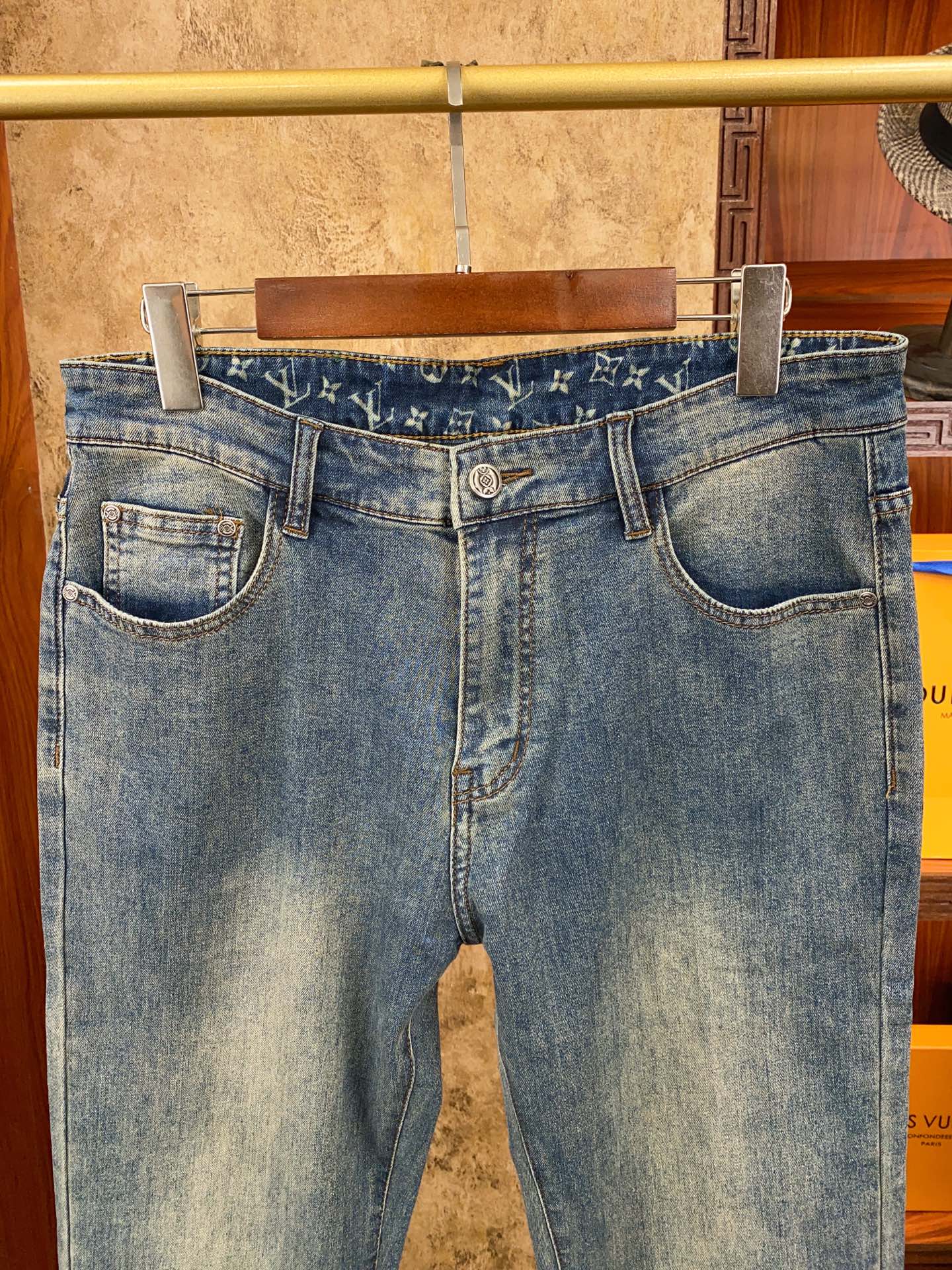 👍👍👍春夏新款！新款！绝对好货 ！绝对好货！1V专柜正品开发！🔥🔥 新款春夏 男士牛仔裤 批【只做对版货