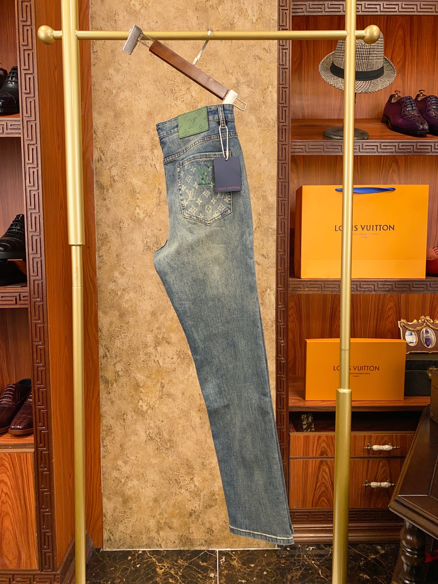 👍👍👍春夏新款！新款！绝对好货 ！绝对好货！1V专柜正品开发！🔥🔥 新款春夏 男士牛仔裤 批【只做对版货