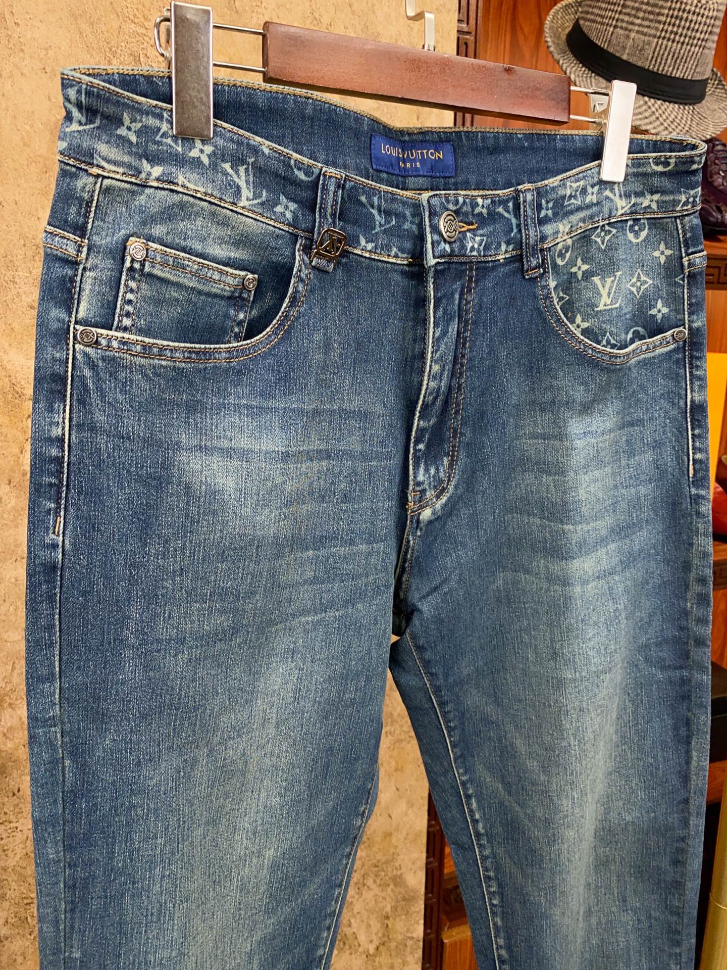 👍👍👍春夏新款！新款！绝对好货 ！绝对好货！1V专柜正品开发！🔥🔥 新款春夏 男士牛仔裤 批【只做对版货