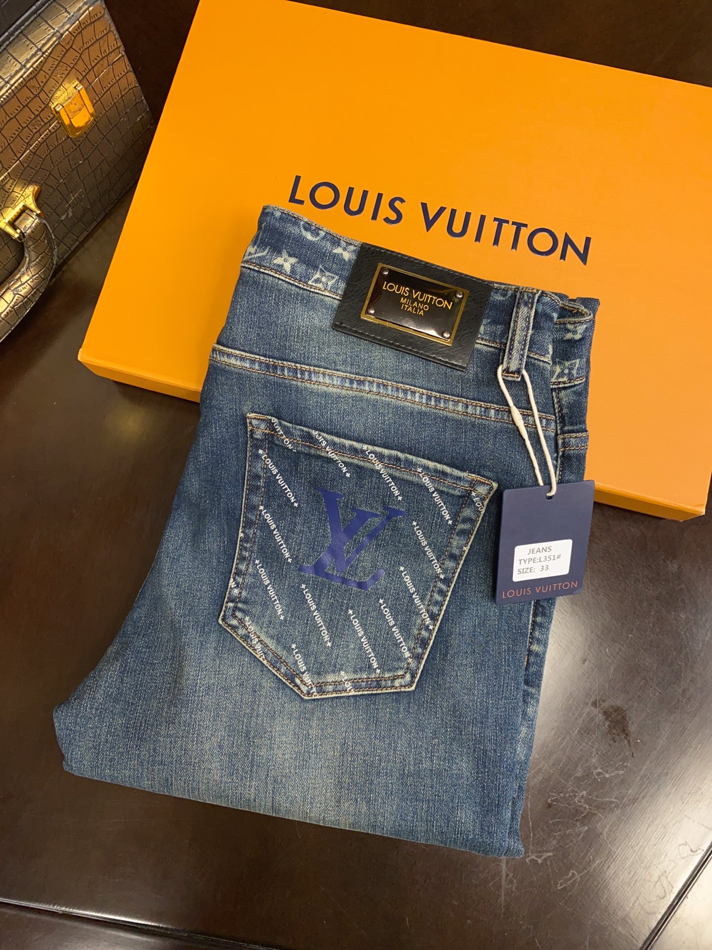 👍👍👍春夏新款！新款！绝对好货 ！绝对好货！1V专柜正品开发！🔥🔥 新款春夏 男士牛仔裤 批【只做对版货