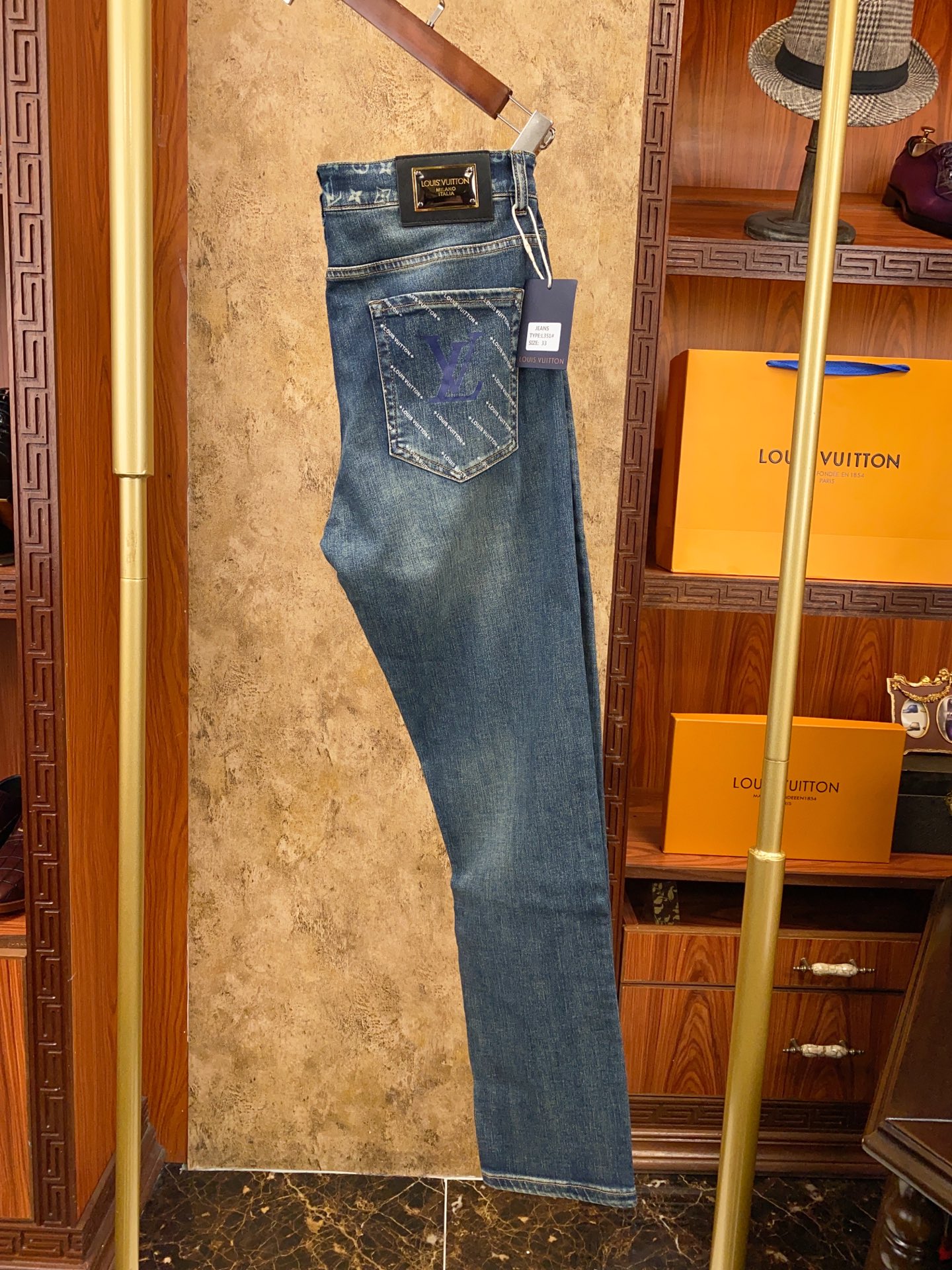 👍👍👍春夏新款！新款！绝对好货 ！绝对好货！1V专柜正品开发！🔥🔥 新款春夏 男士牛仔裤 批【只做对版货