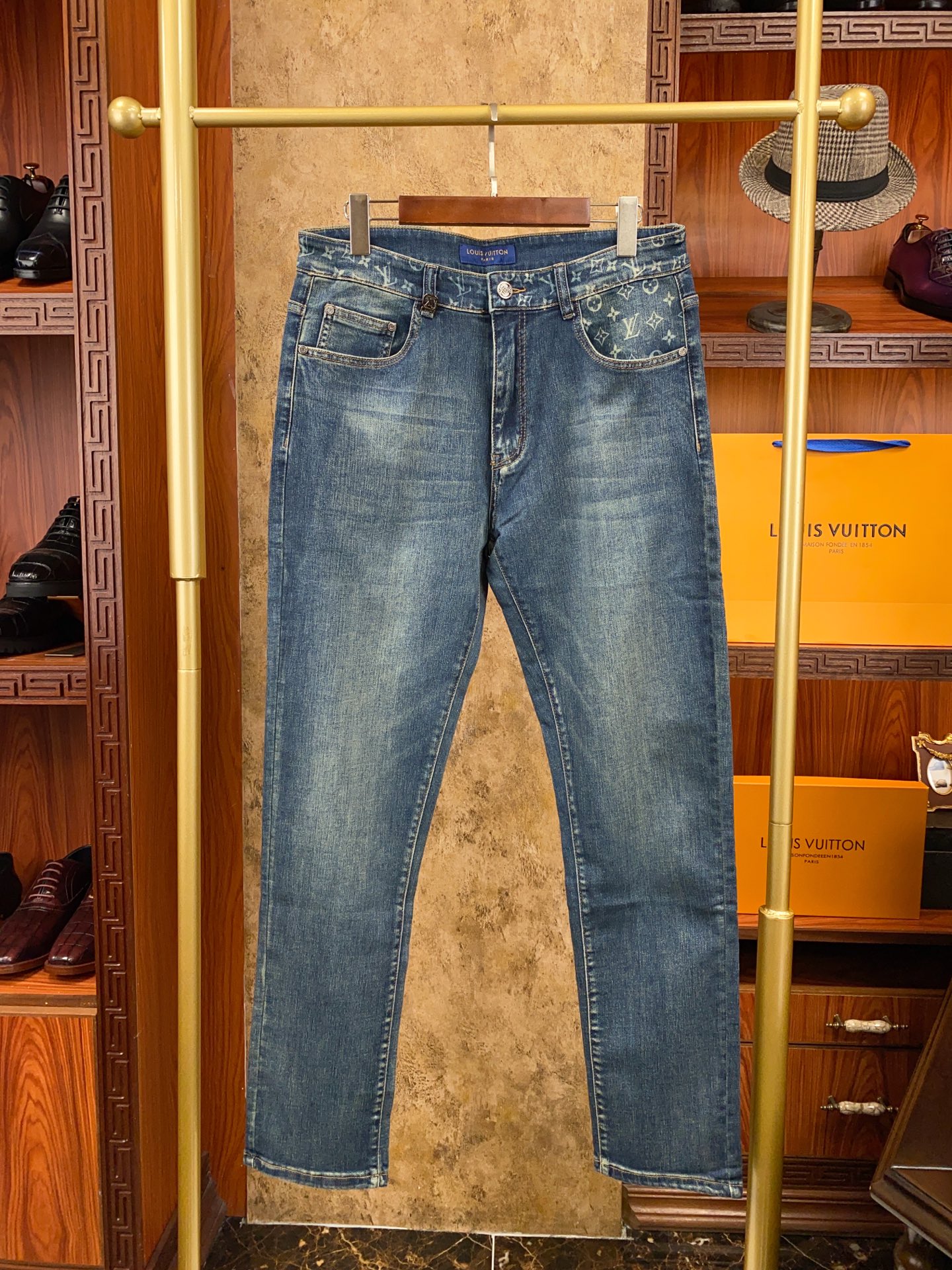 👍👍👍春夏新款！新款！绝对好货 ！绝对好货！1V专柜正品开发！🔥🔥 新款春夏 男士牛仔裤 批【只做对版货