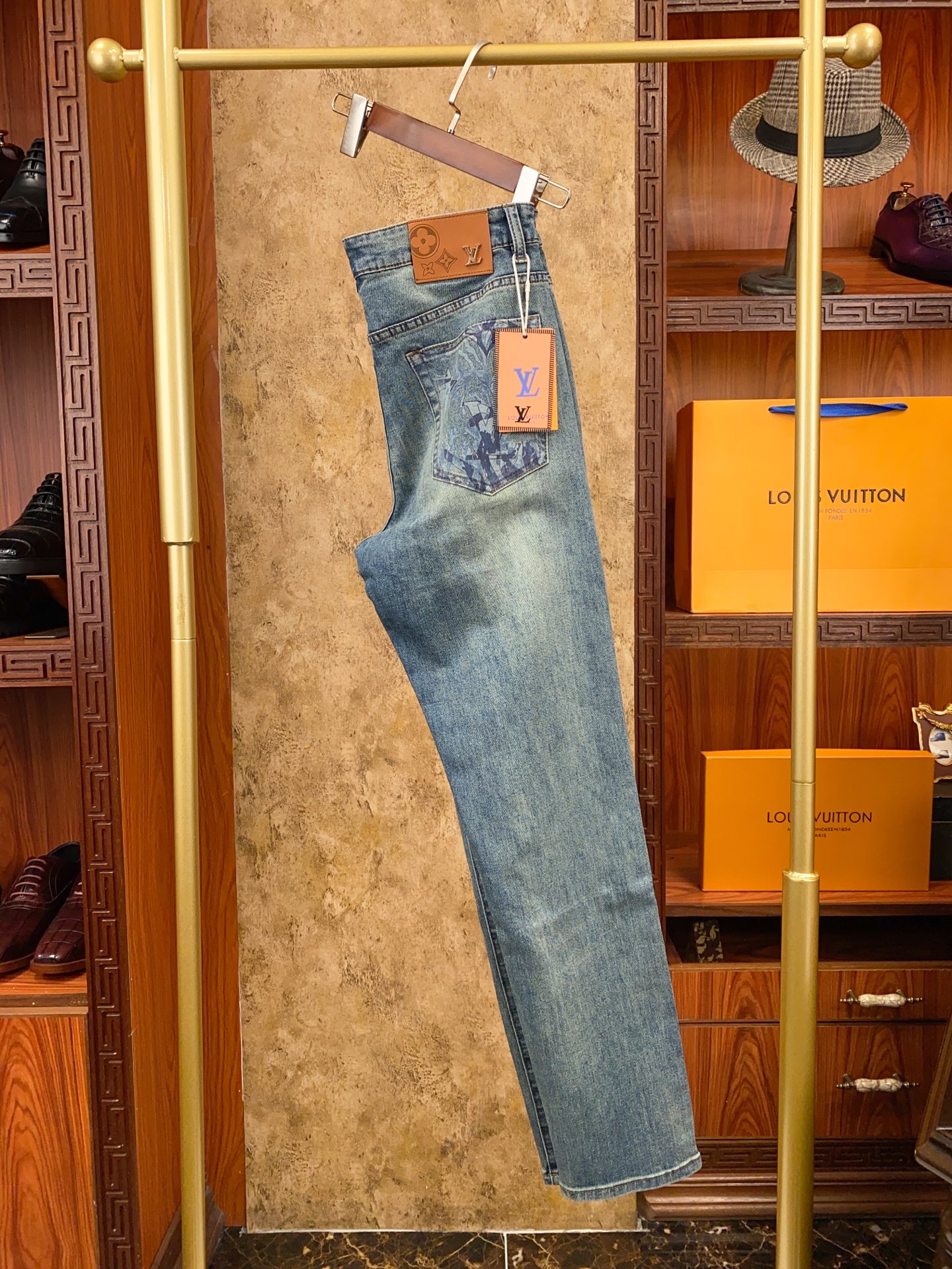 👍👍👍春夏新款！新款！绝对好货 ！绝对好货！1V专柜正品开发！🔥🔥 新款春夏 男士牛仔裤 批【只做对版货