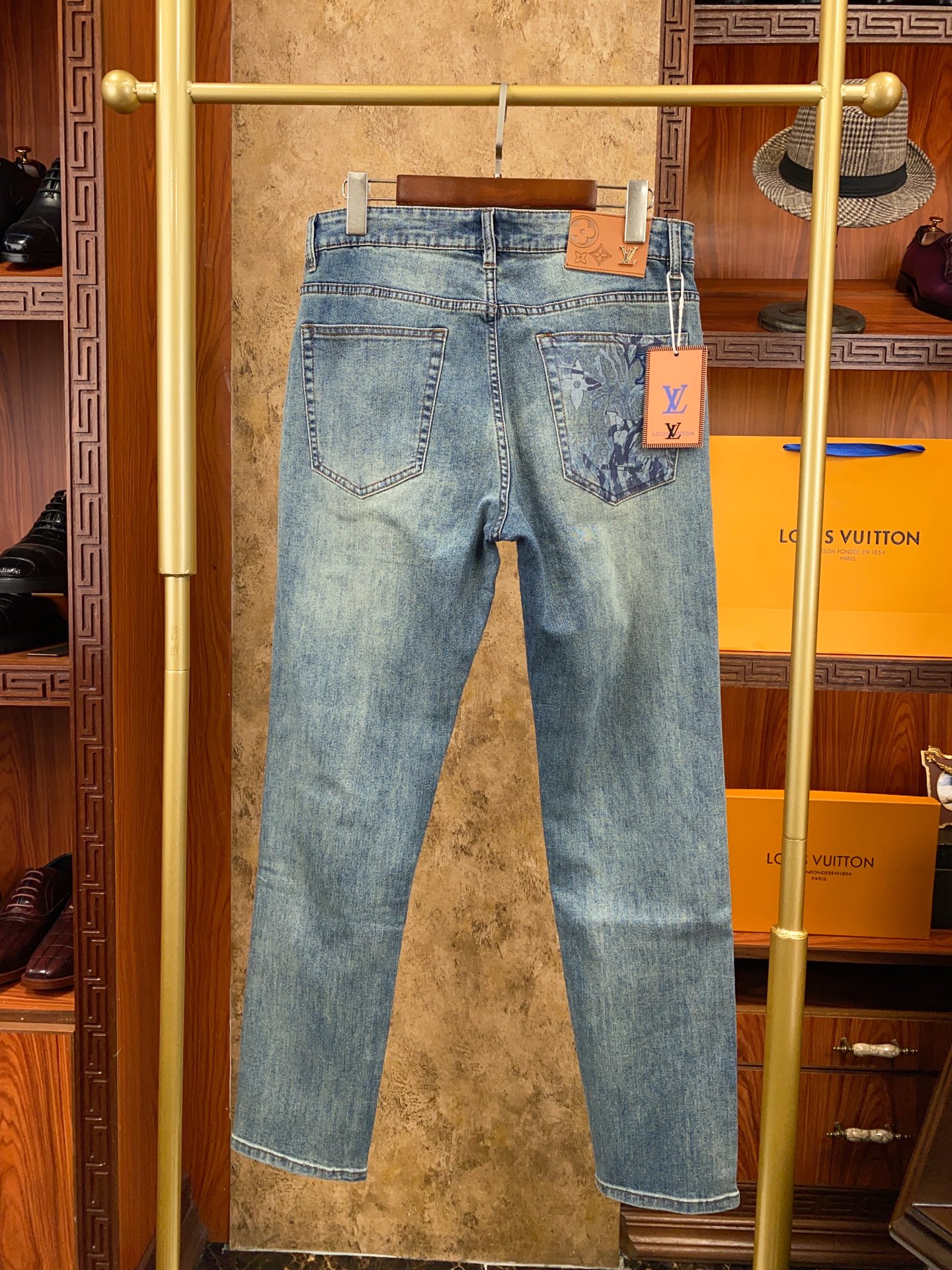 👍👍👍春夏新款！新款！绝对好货 ！绝对好货！1V专柜正品开发！🔥🔥 新款春夏 男士牛仔裤 批【只做对版货