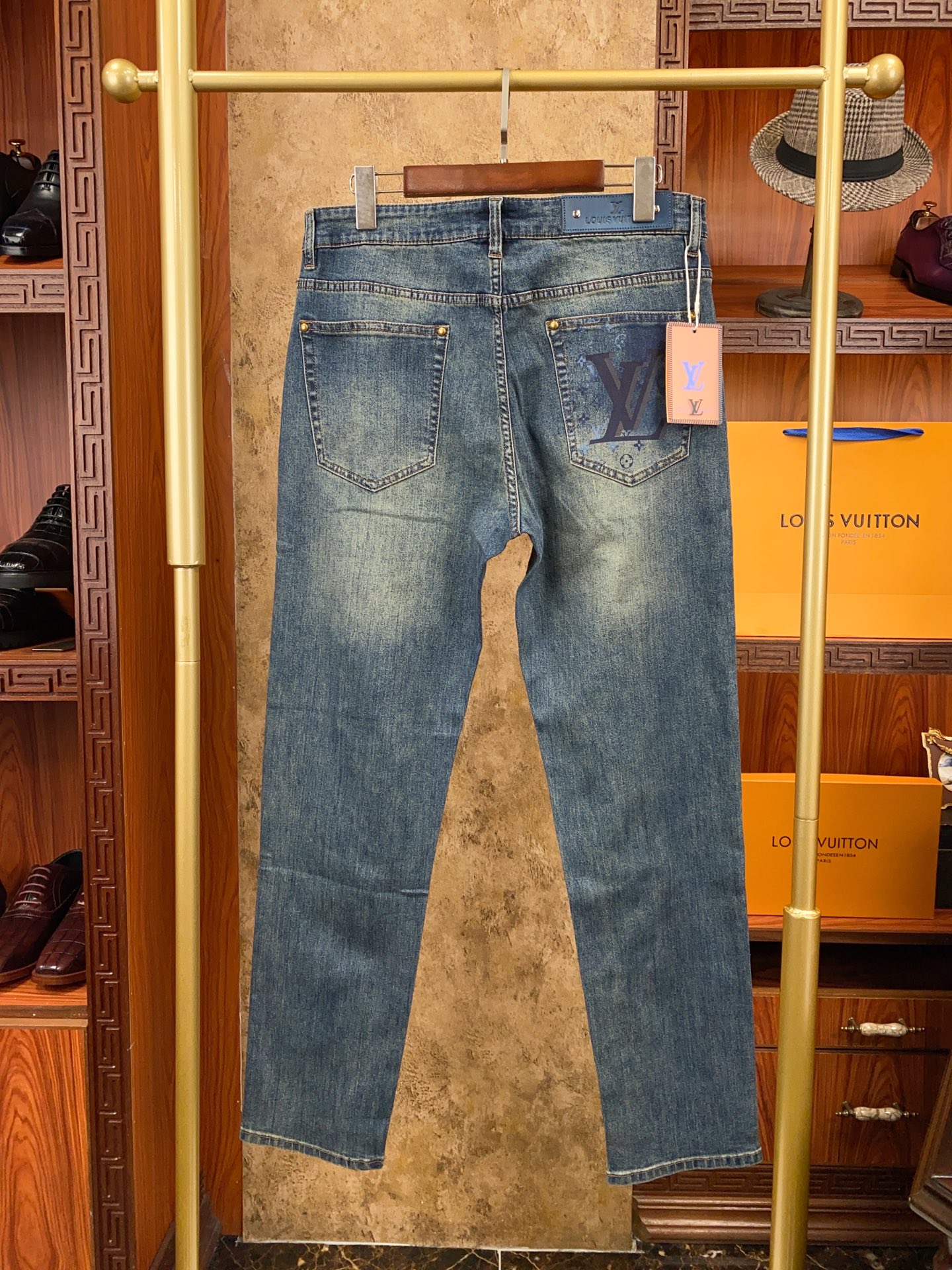 👍👍👍春夏新款！新款！绝对好货 ！绝对好货！1V专柜正品开发！🔥🔥 新款春夏 男士牛仔裤 批【只做对版货