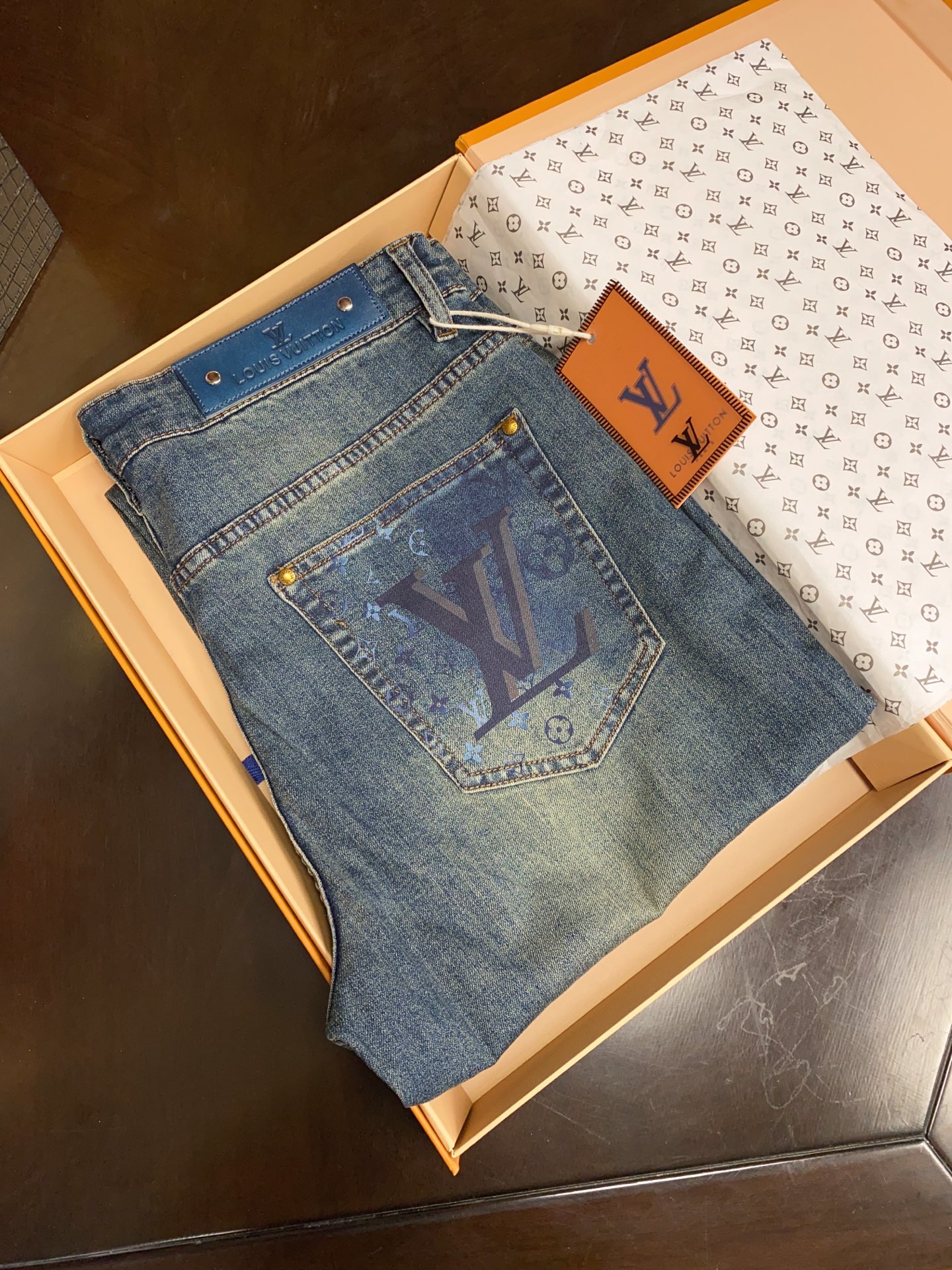 👍👍👍春夏新款！新款！绝对好货 ！绝对好货！1V专柜正品开发！🔥🔥 新款春夏 男士牛仔裤 批【只做对版货