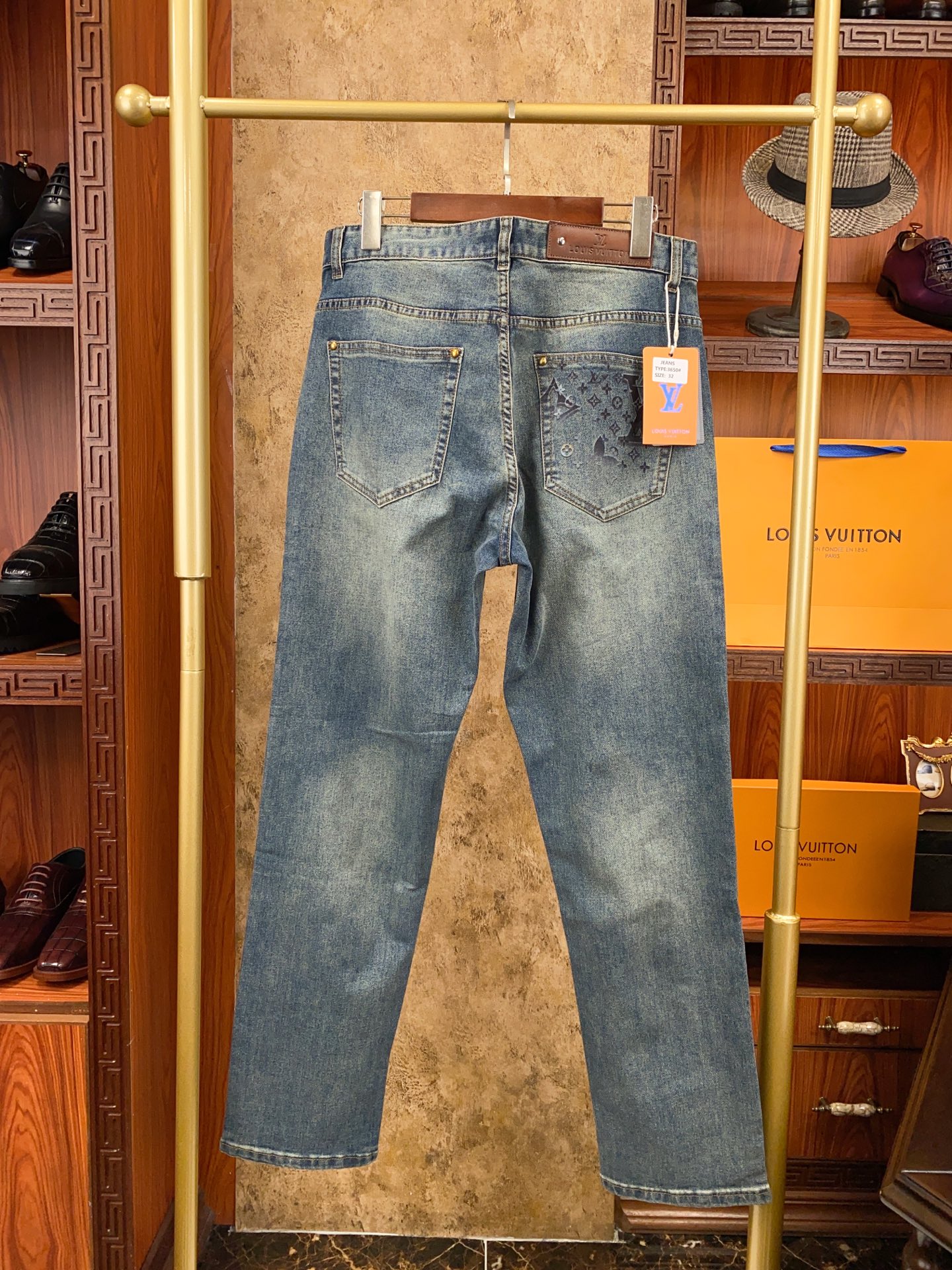 👍👍👍春夏新款！新款！绝对好货 ！绝对好货！1V专柜正品开发！🔥🔥 新款春夏 男士牛仔裤 批【只做对版货