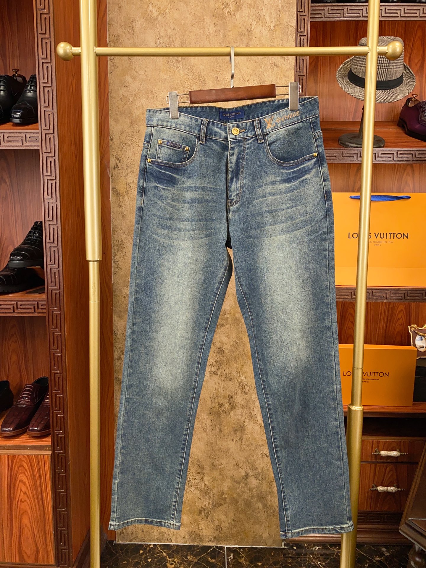 👍👍👍春夏新款！新款！绝对好货 ！绝对好货！1V专柜正品开发！🔥🔥 新款春夏 男士牛仔裤 批【只做对版货