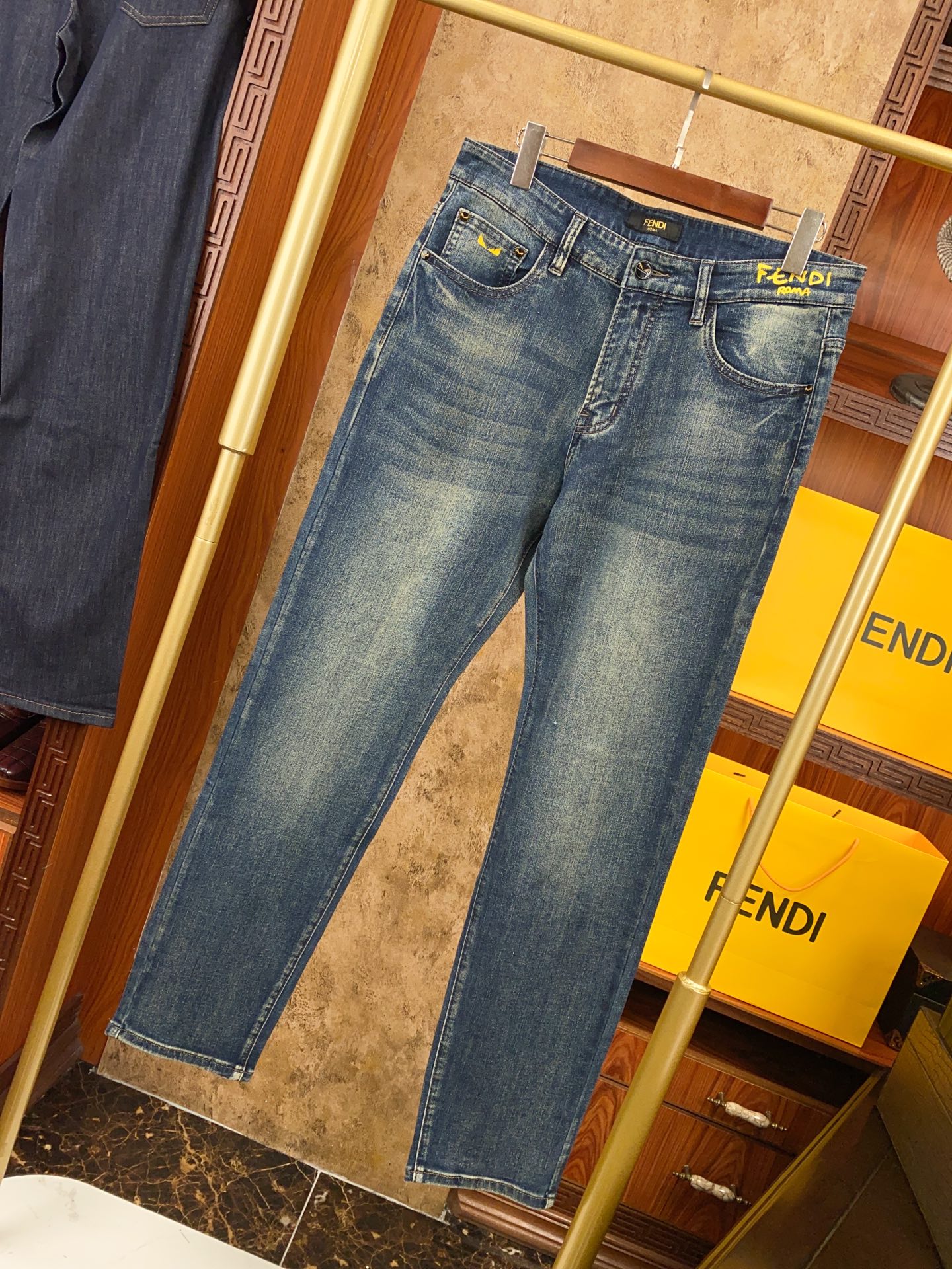 芬迪 👍👍👍时尚潮流流量王 春夏新款！新款！绝对好货 ！绝对好货！专柜正品开发！🔥🔥 新款春夏 男士牛仔