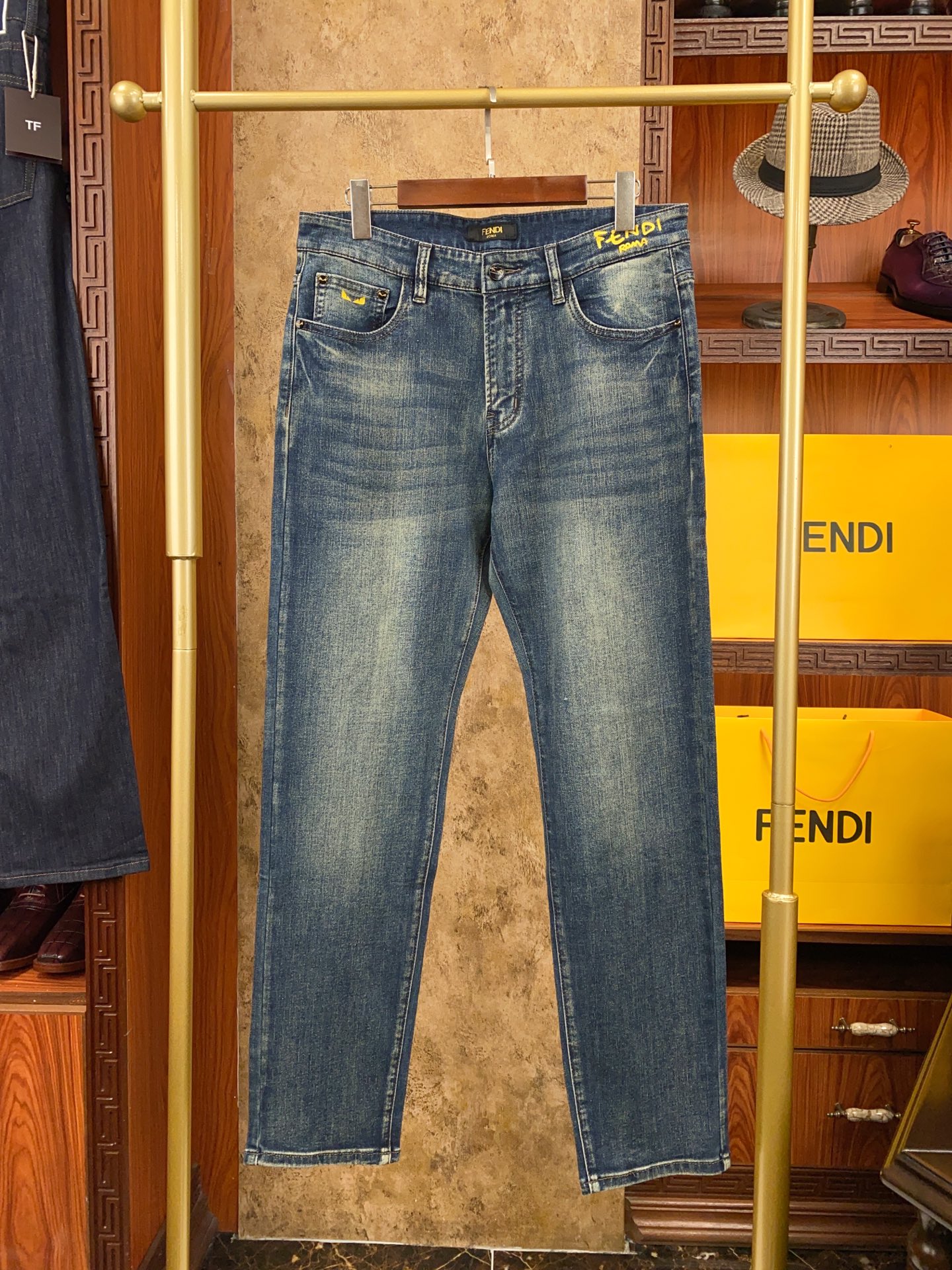 芬迪 👍👍👍时尚潮流流量王 春夏新款！新款！绝对好货 ！绝对好货！专柜正品开发！🔥🔥 新款春夏 男士牛仔