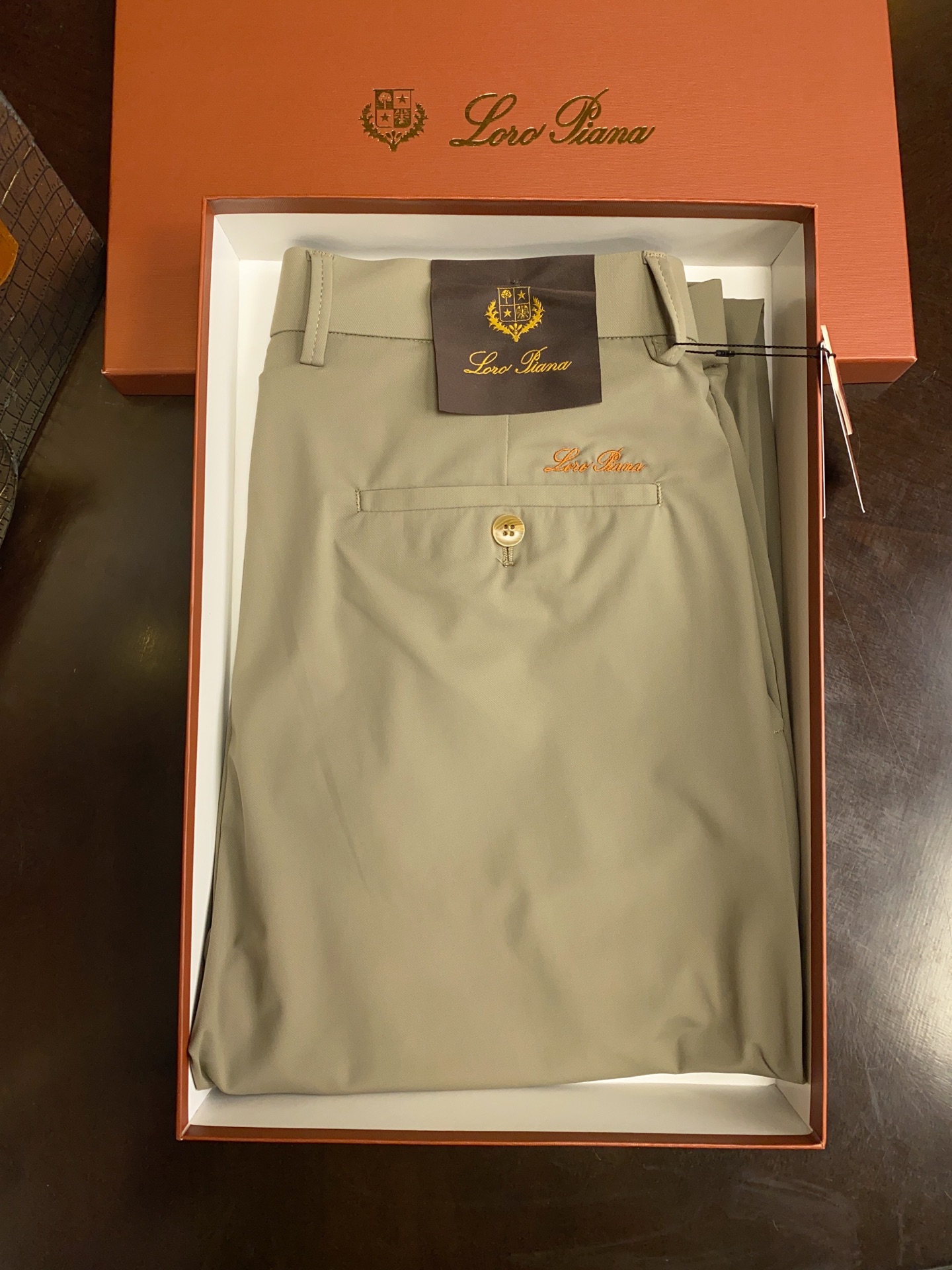 绝对好货 ！绝对好货Loro Piana 今年春夏新款 休闲西裤🔥🔥 【只做专柜对版货 市场版本千千万 