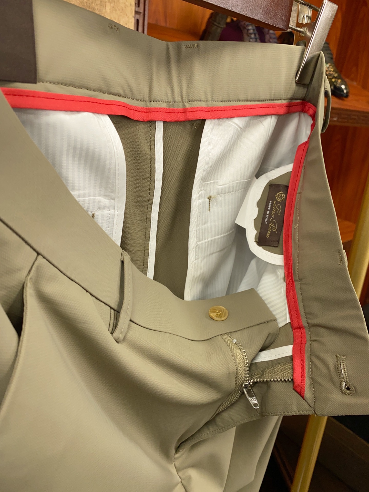 绝对好货 ！绝对好货Loro Piana 今年春夏新款 休闲西裤🔥🔥 【只做专柜对版货 市场版本千千万 