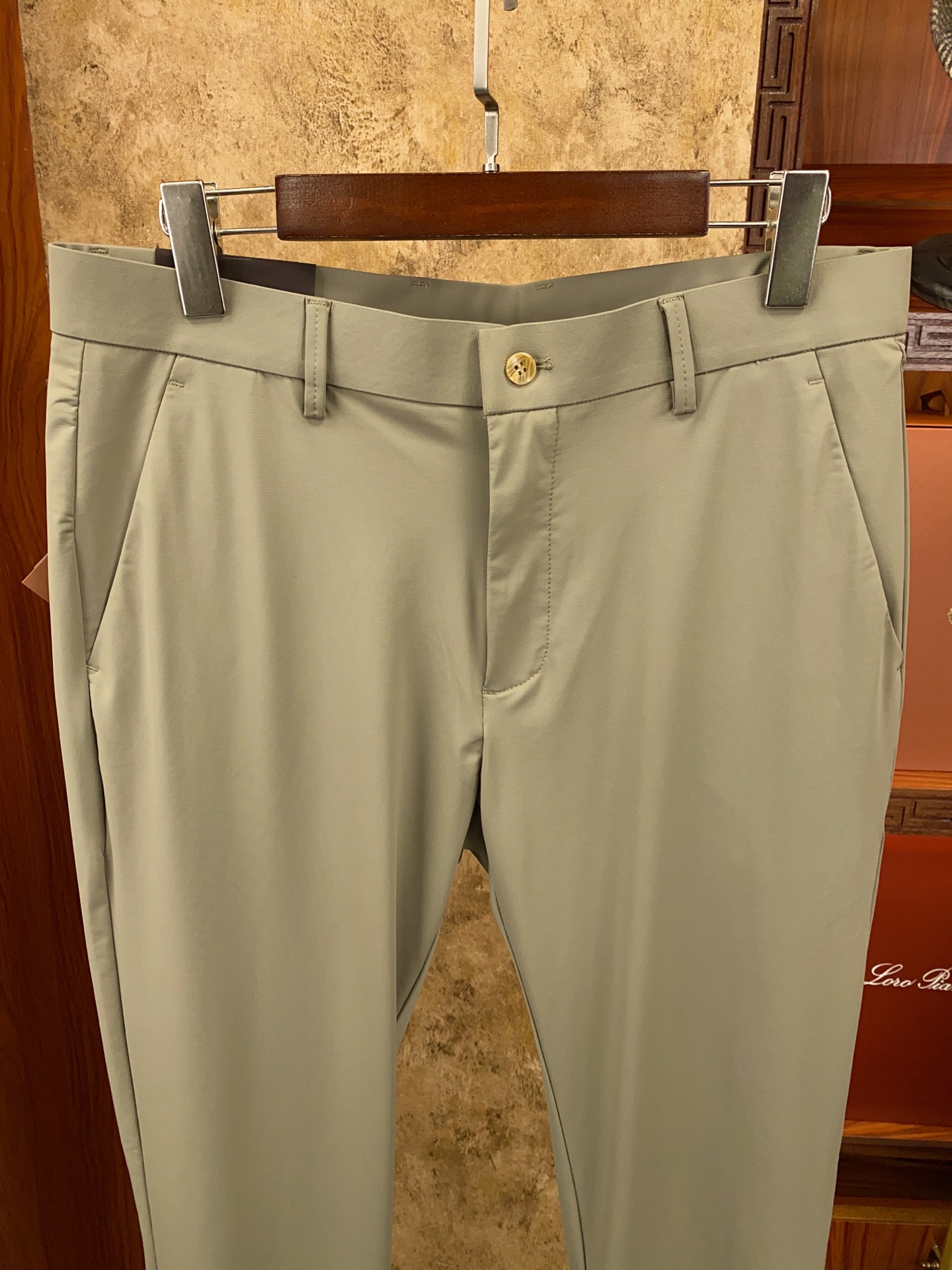 绝对好货 ！绝对好货Loro Piana 今年春夏新款 休闲西裤🔥🔥 【只做专柜对版货 市场版本千千万 