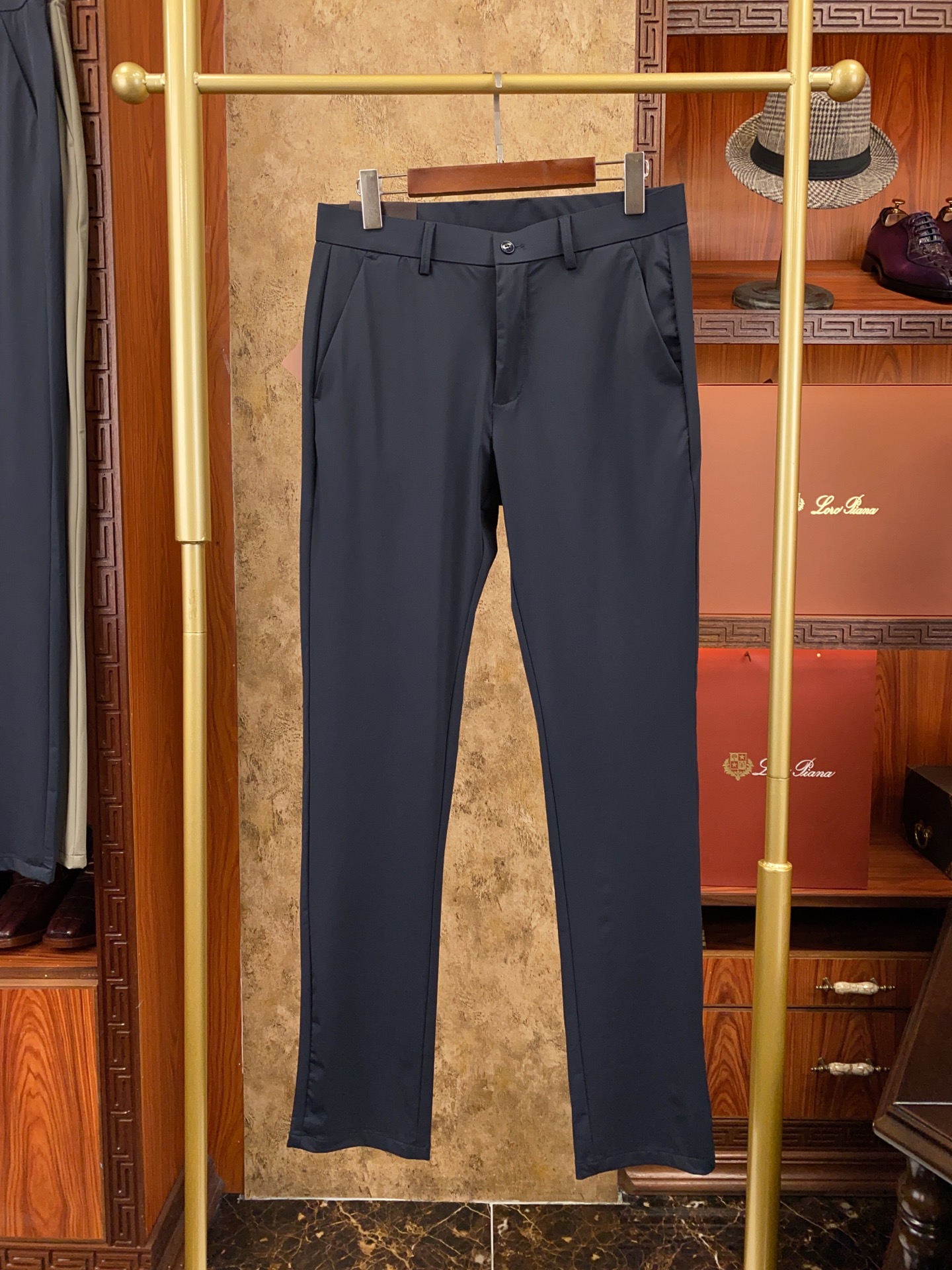 绝对好货 ！绝对好货Loro Piana 今年春夏新款 休闲西裤🔥🔥 【只做专柜对版货 市场版本千千万 