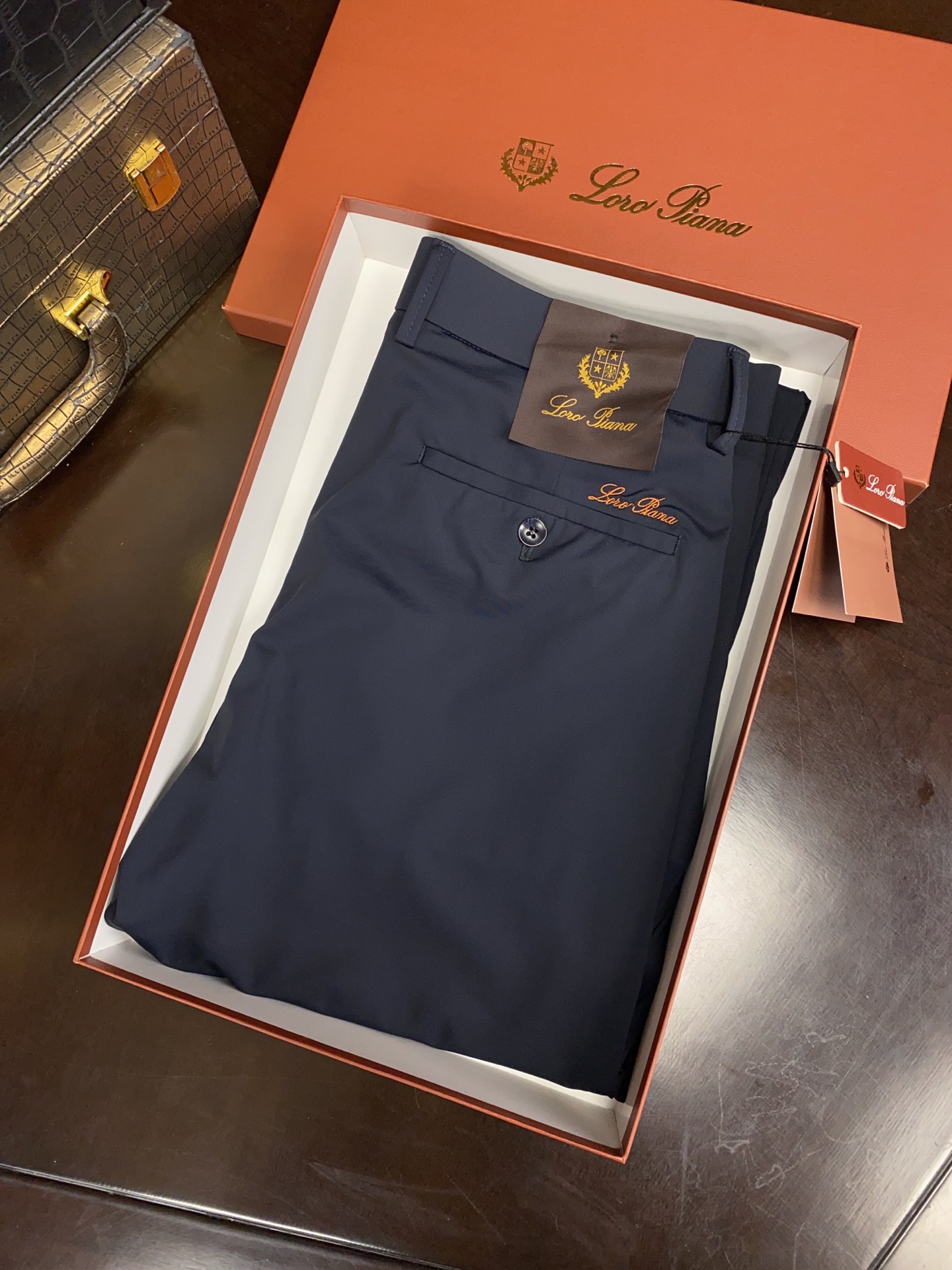 绝对好货 ！绝对好货Loro Piana 今年春夏新款 休闲西裤🔥🔥 【只做专柜对版货 市场版本千千万 