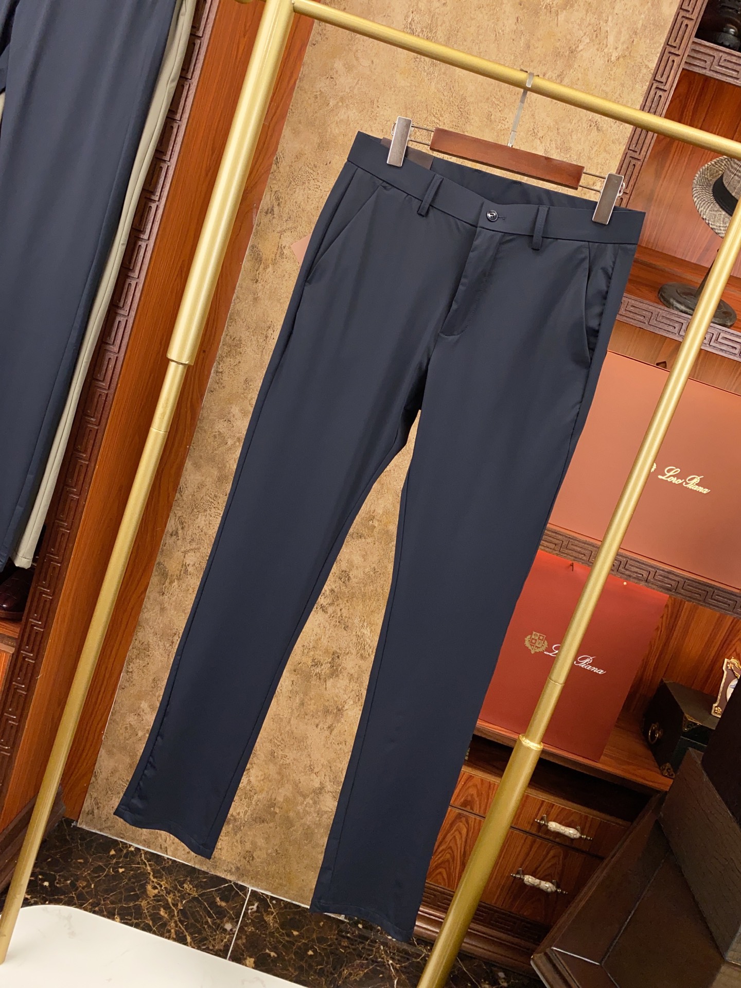 绝对好货 ！绝对好货Loro Piana 今年春夏新款 休闲西裤🔥🔥 【只做专柜对版货 市场版本千千万 