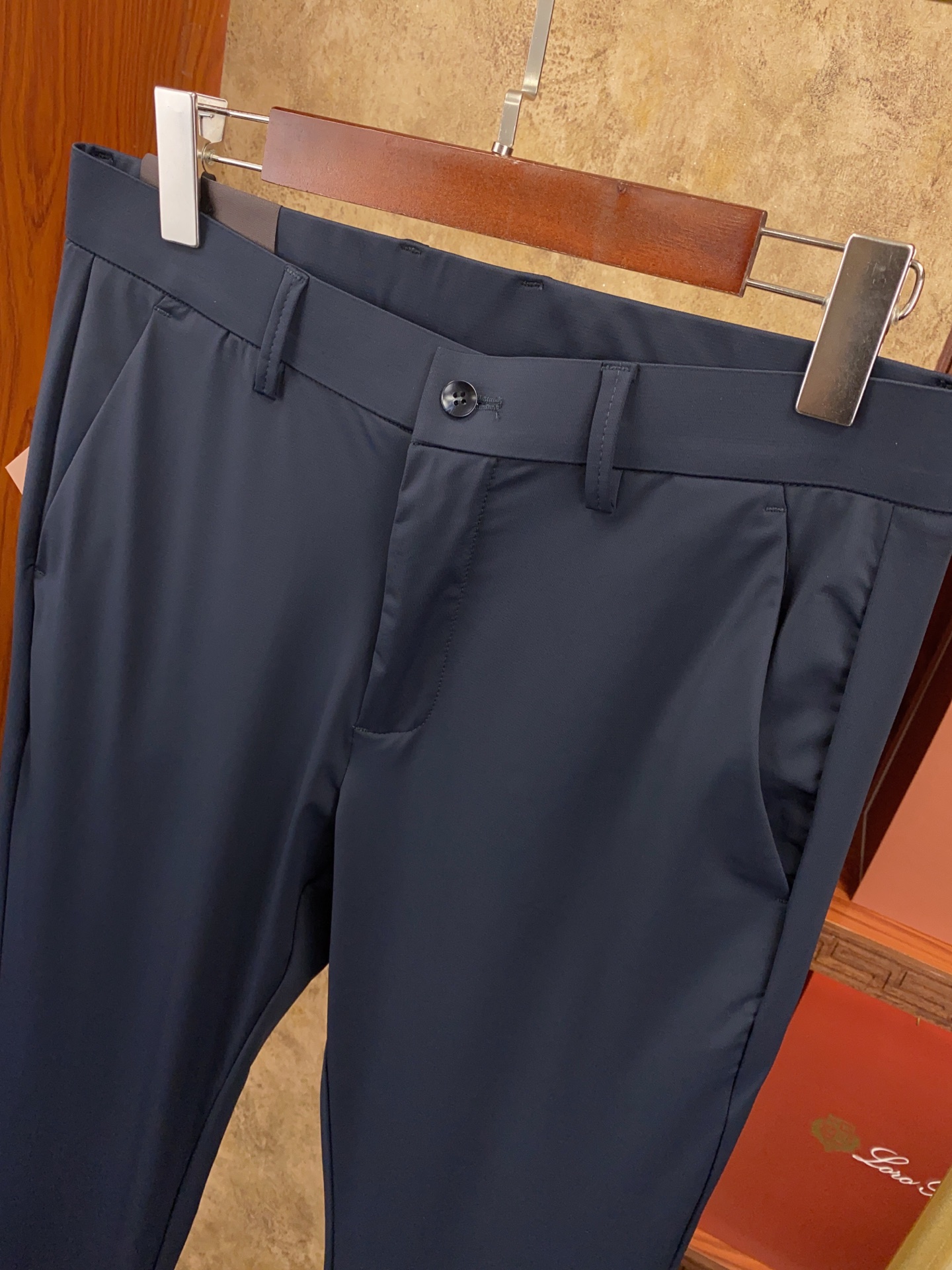 绝对好货 ！绝对好货Loro Piana 今年春夏新款 休闲西裤🔥🔥 【只做专柜对版货 市场版本千千万 