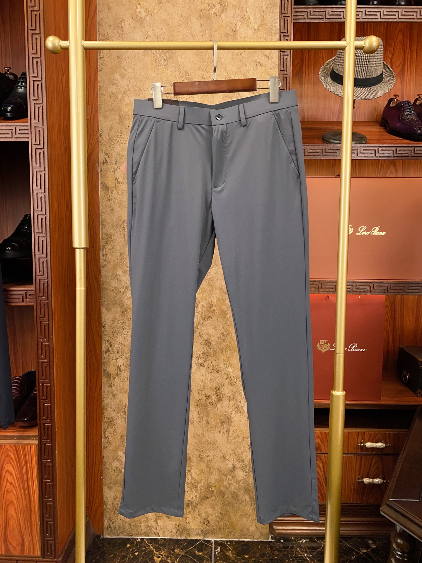 绝对好货 ！绝对好货Loro Piana 今年春夏新款 休闲西裤🔥🔥 【只做专柜对版货 市场版本千千万 