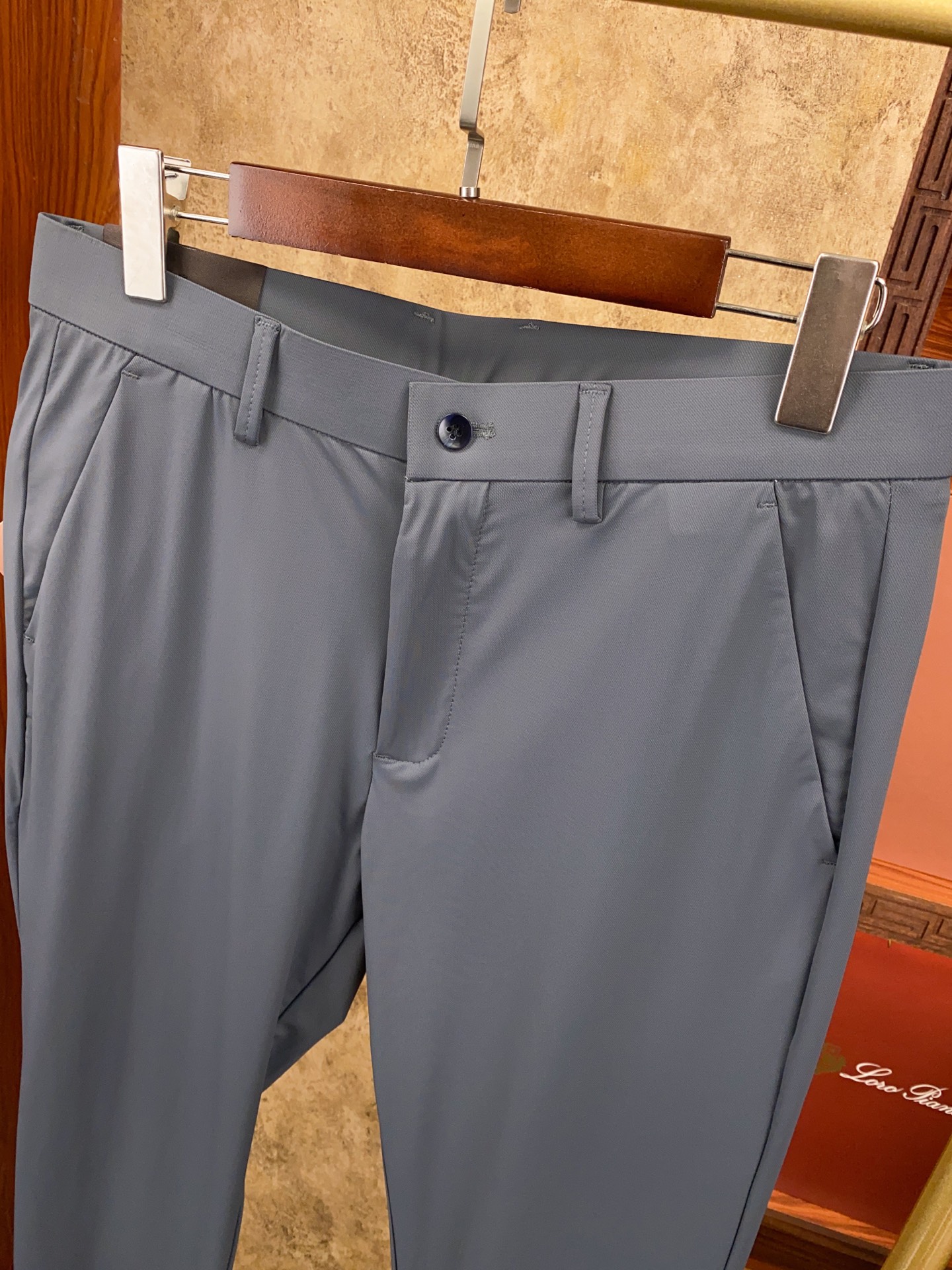 绝对好货 ！绝对好货Loro Piana 今年春夏新款 休闲西裤🔥🔥 【只做专柜对版货 市场版本千千万 