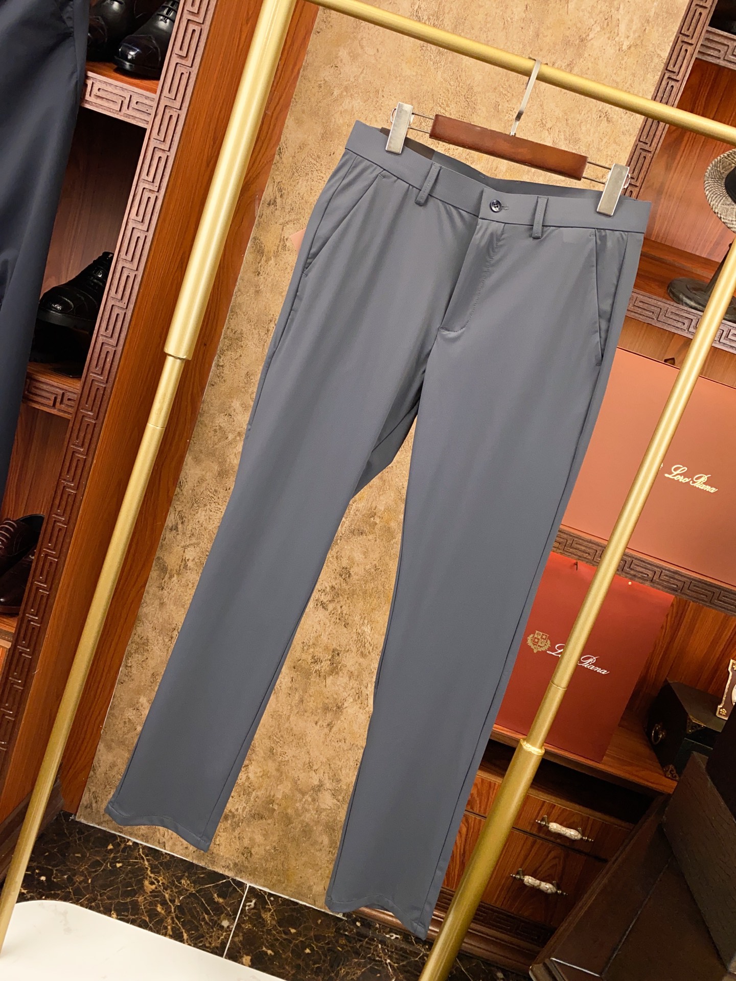 绝对好货 ！绝对好货Loro Piana 今年春夏新款 休闲西裤🔥🔥 【只做专柜对版货 市场版本千千万 