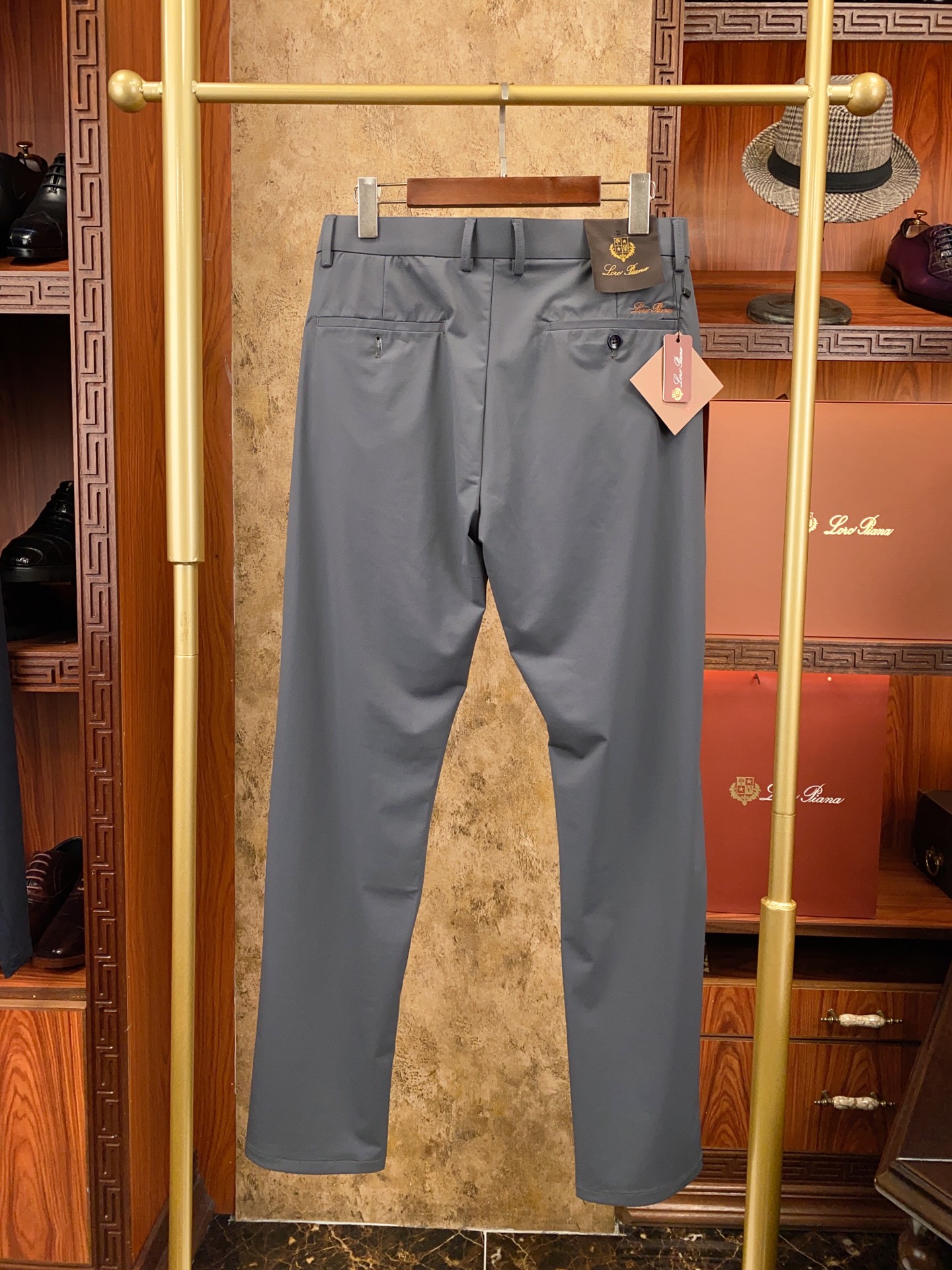 绝对好货 ！绝对好货Loro Piana 今年春夏新款 休闲西裤🔥🔥 【只做专柜对版货 市场版本千千万 