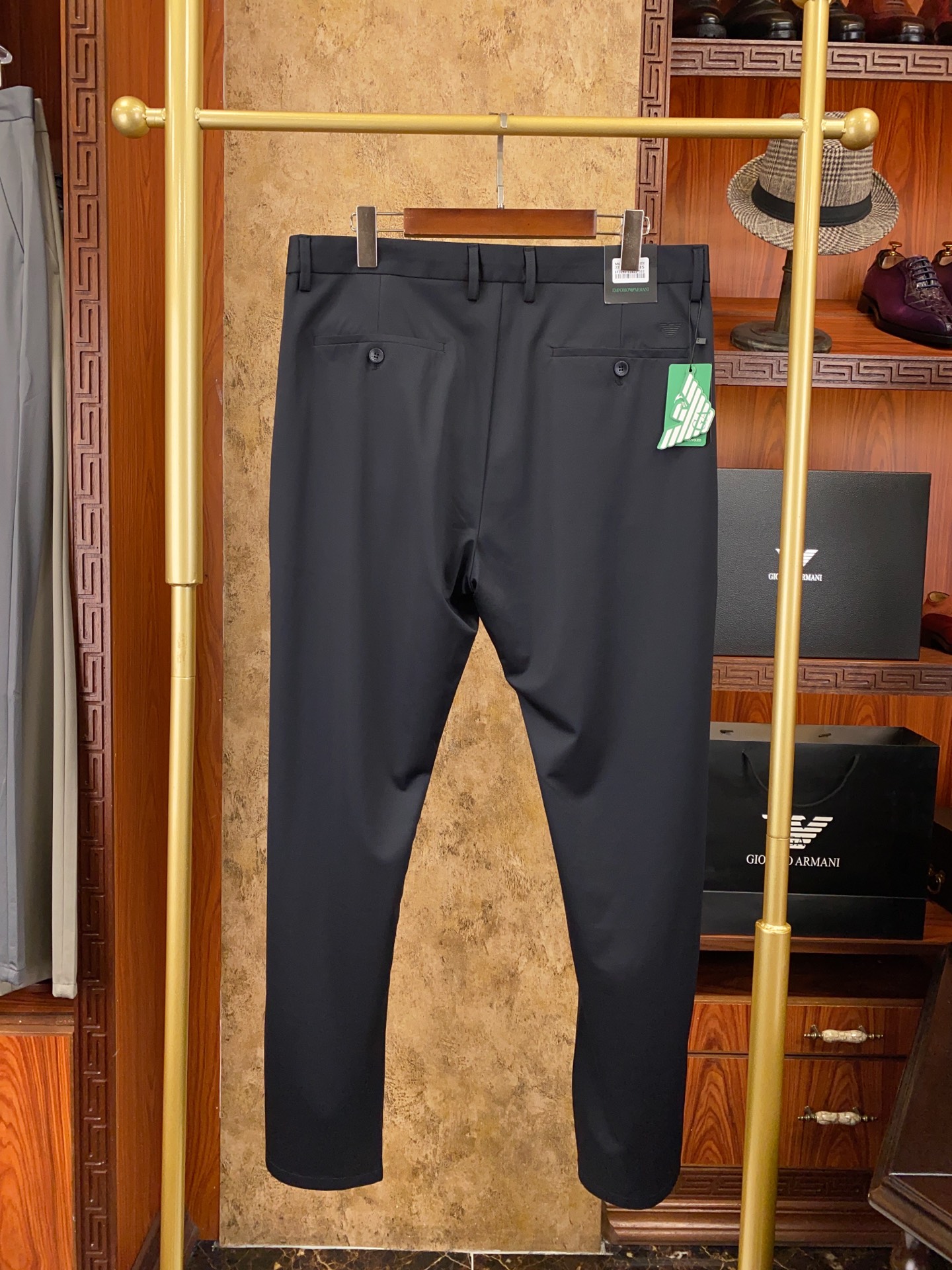 绝对好货 ！绝对好货阿玛尼 今年春夏新款薄款 休闲西裤🔥🔥 【只做专柜对版货 市场版本千千万 要高端请认