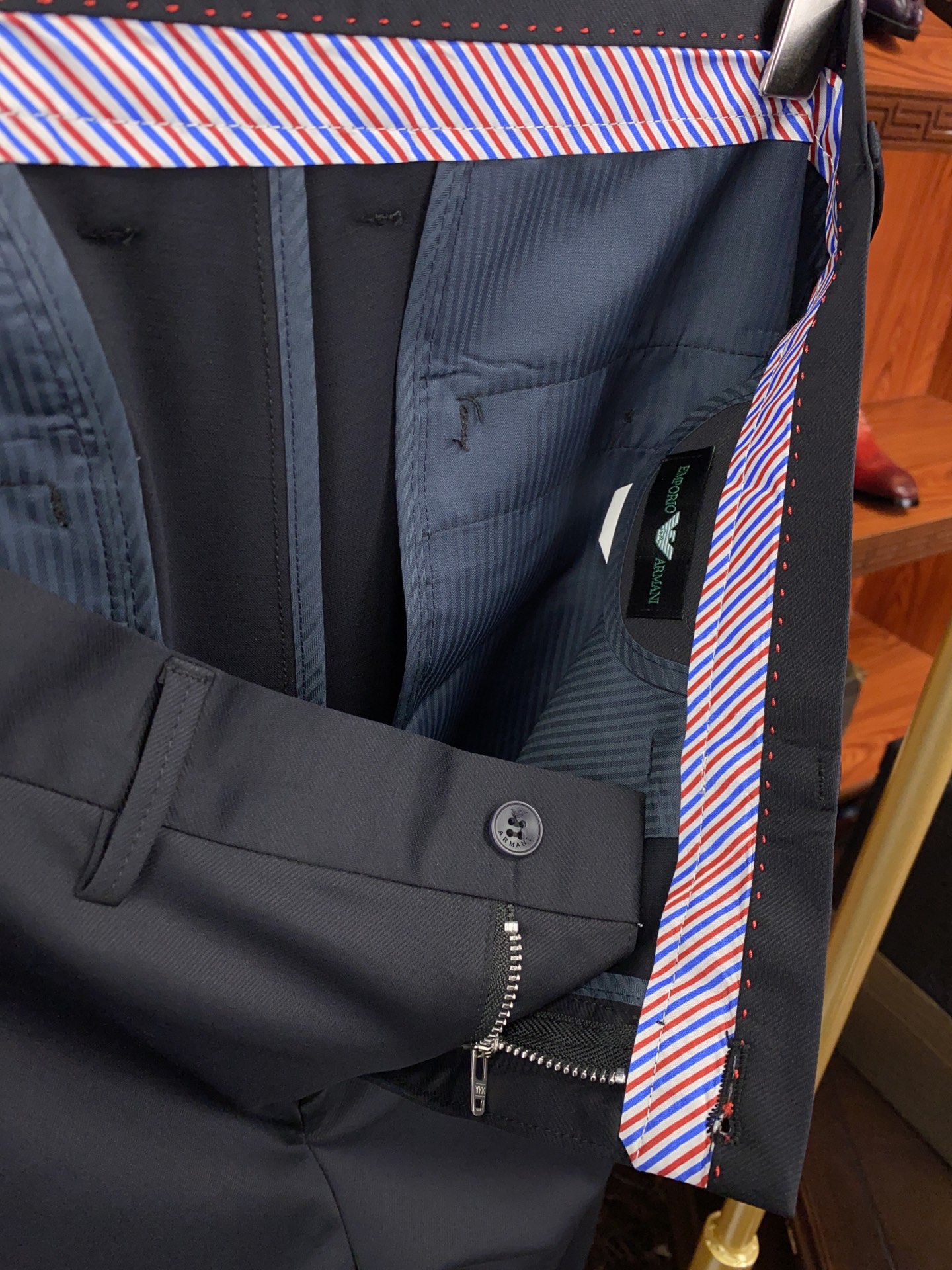 绝对好货 ！绝对好货阿玛尼 今年春夏新款薄款 休闲西裤🔥🔥 【只做专柜对版货 市场版本千千万 要高端请认