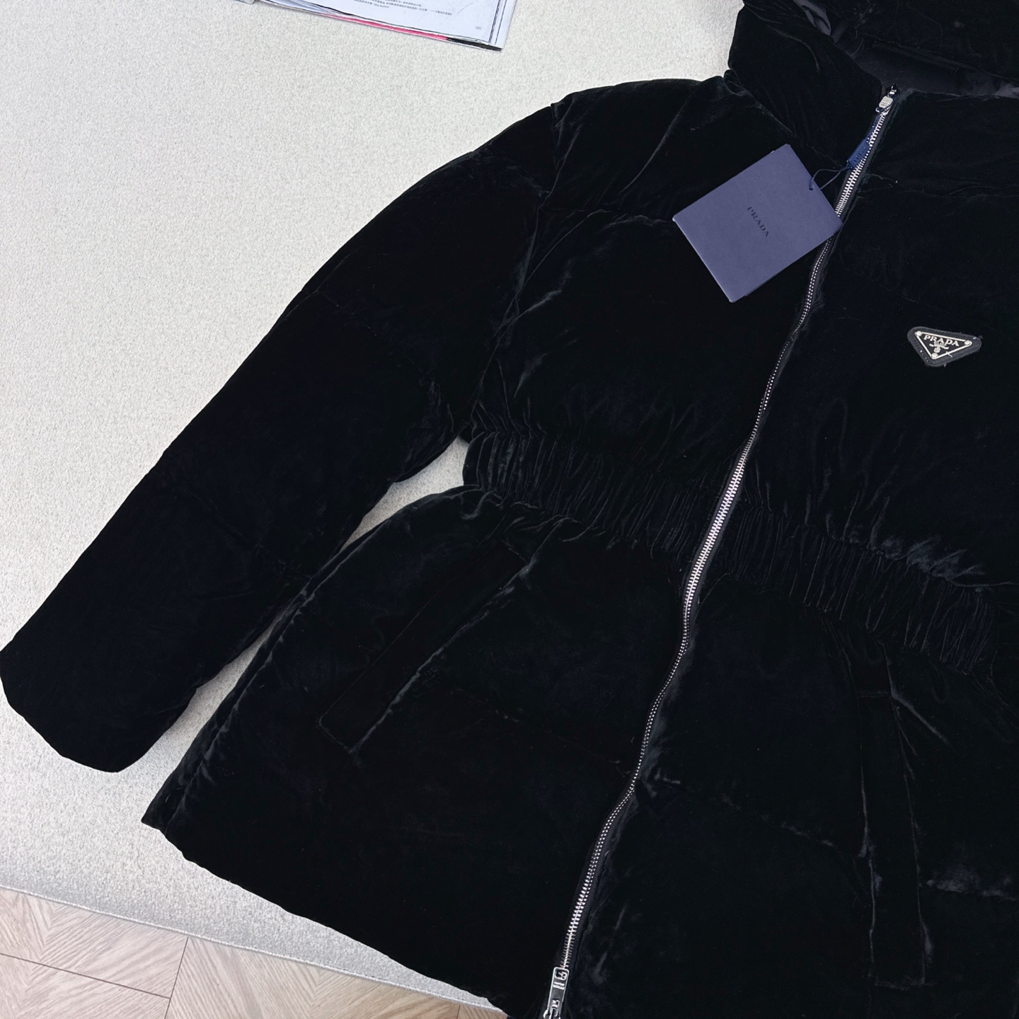 特价🉐️❗️现货齐码❗️不退不换❗️高端原单品质 PD 25ss ———秋冬新品狐狸毛领连帽丝绒羽绒服外