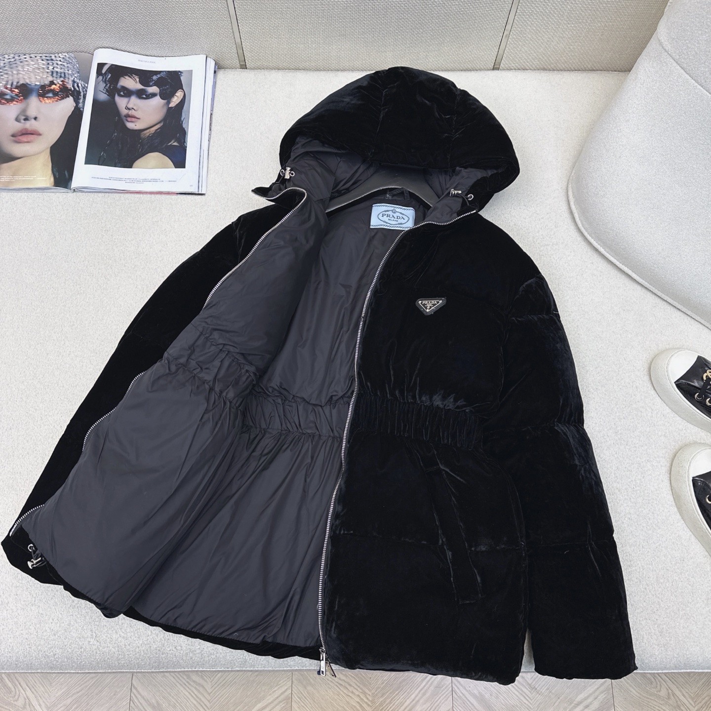 特价🉐️❗️现货齐码❗️不退不换❗️高端原单品质 PD 25ss ———秋冬新品狐狸毛领连帽丝绒羽绒服外