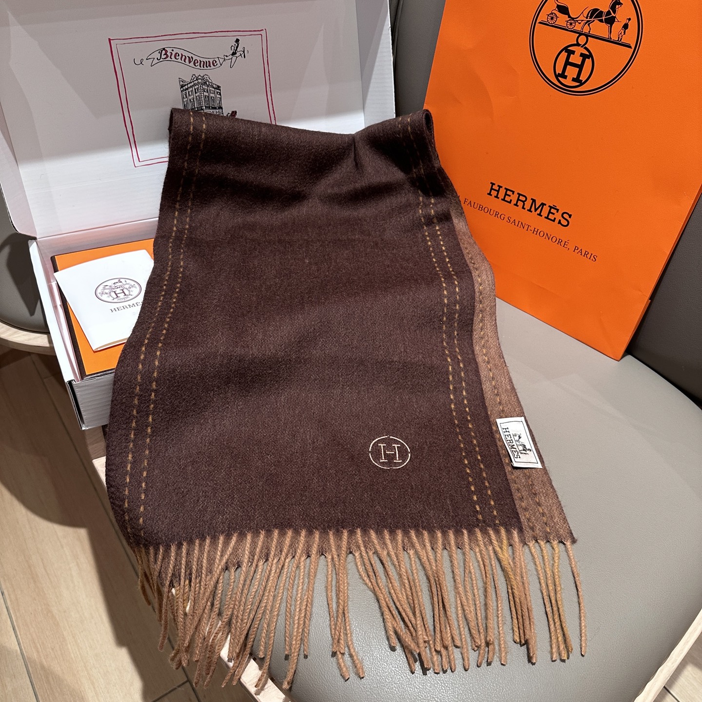 
2025年Hermes · 爱马仕，难得一见的温柔配色，低调又不失优雅❗️】重点推荐❗️双边配色，一条