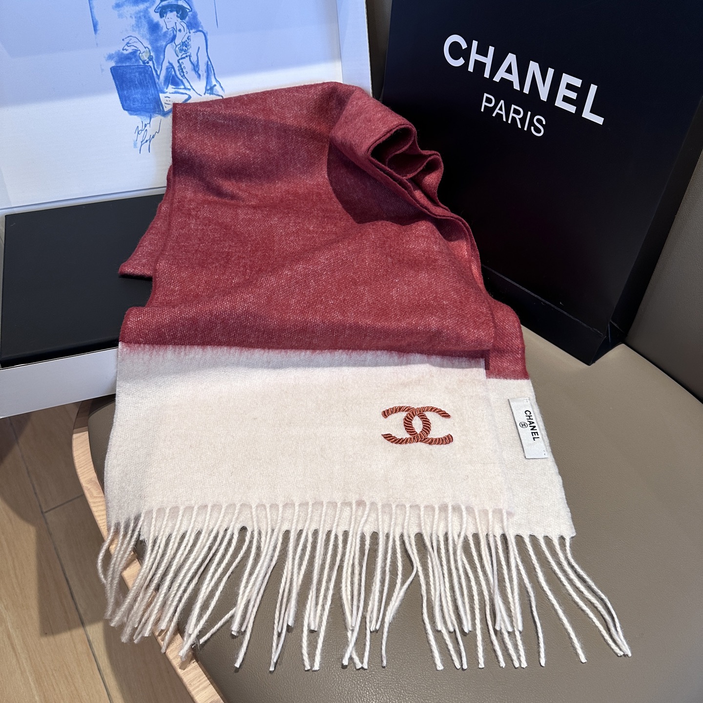 
 【▪Chanel · 香奈儿难得一见的温柔配色，超级迷恋❗️气质低调恬静又不失优雅❗️】重点推荐❗️