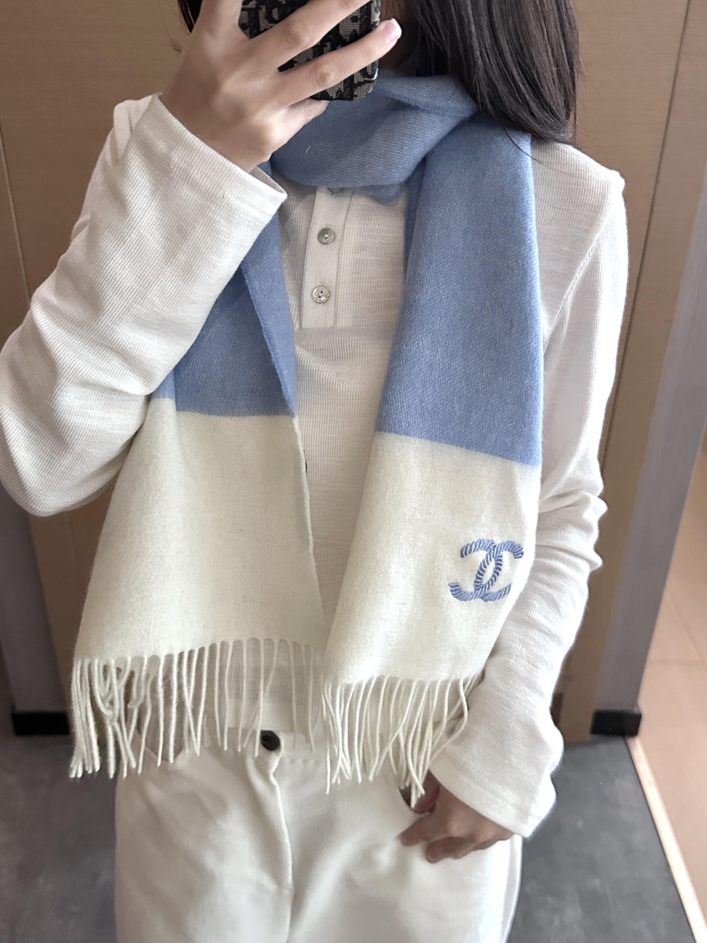 
 【▪Chanel · 香奈儿难得一见的温柔配色，超级迷恋❗️气质低调恬静又不失优雅❗️】重点推荐❗️