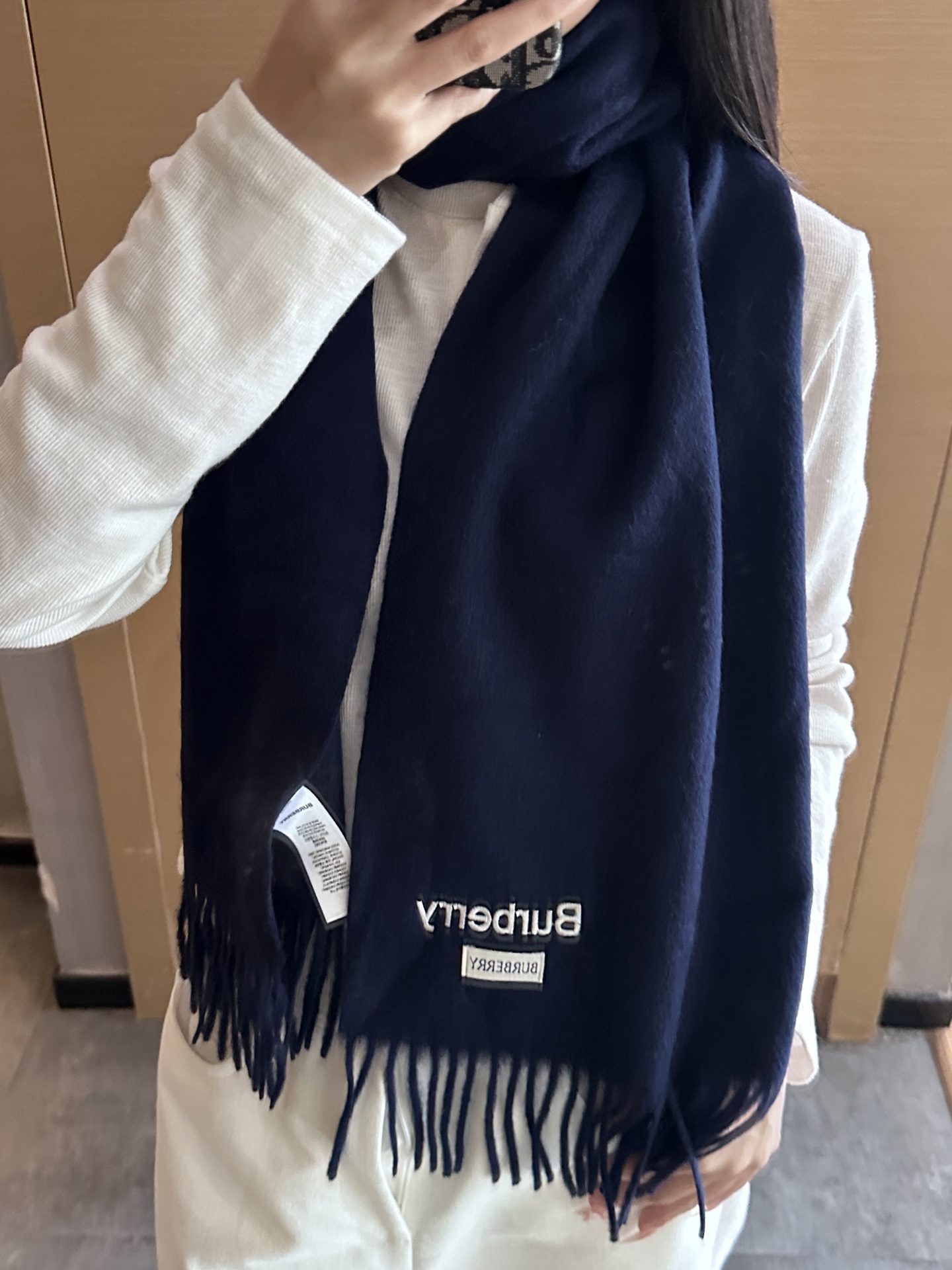 
Burberry · 巴宝莉围巾❗️好看的要疯掉了，太有型太有魅力了❗️❗️非常斯文时尚的秋冬单品！真