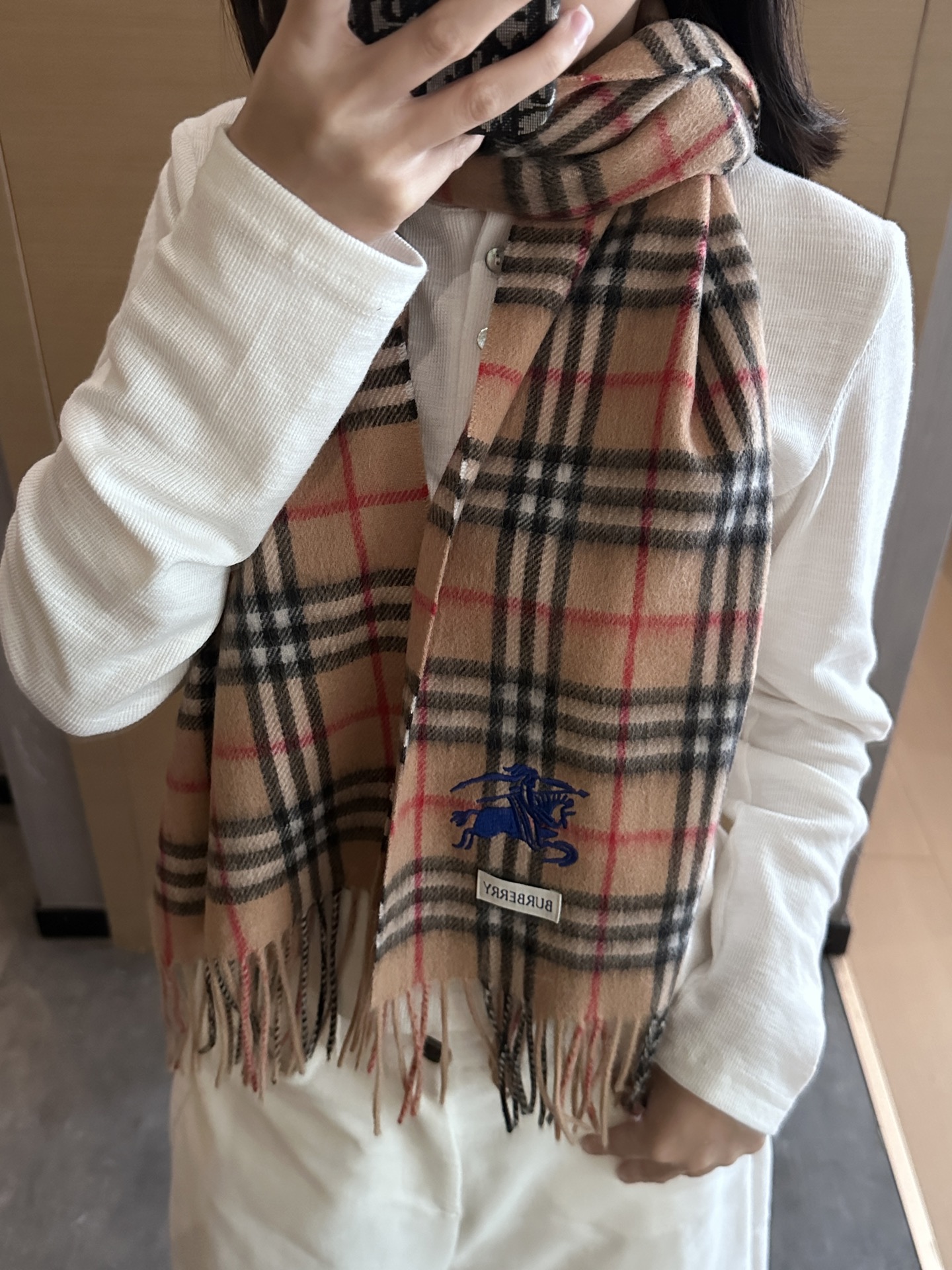 
Burberry · 巴宝莉围巾❗️好看的要疯掉了，太有型太有魅力了❗️❗️非常斯文时尚的秋冬单品！真