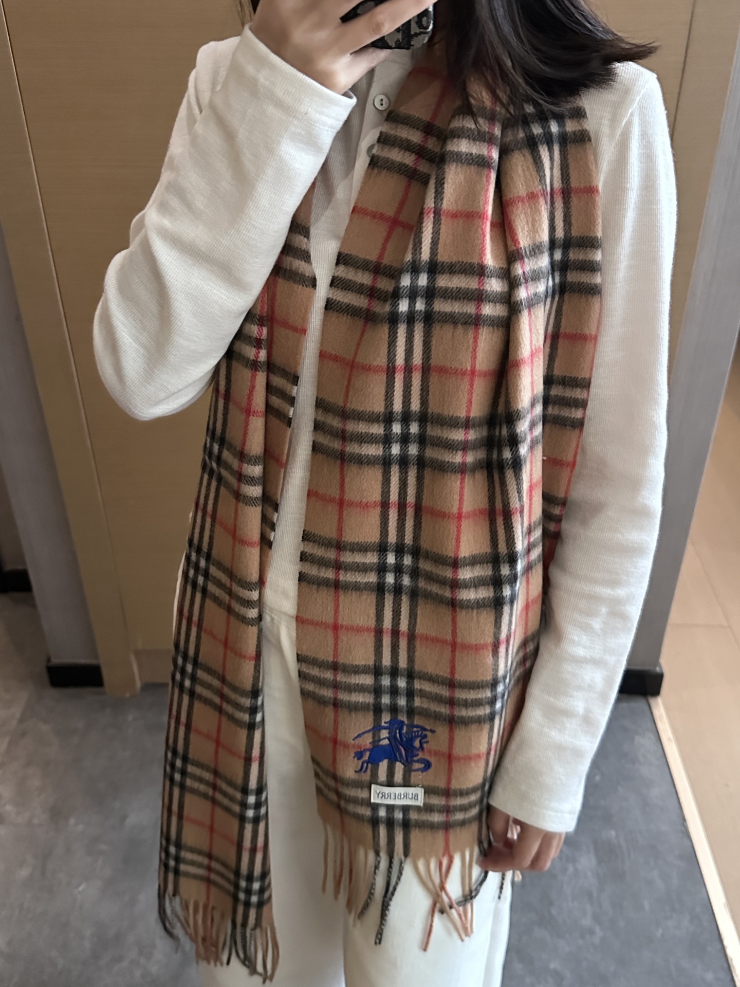 
Burberry · 巴宝莉围巾❗️好看的要疯掉了，太有型太有魅力了❗️❗️非常斯文时尚的秋冬单品！真