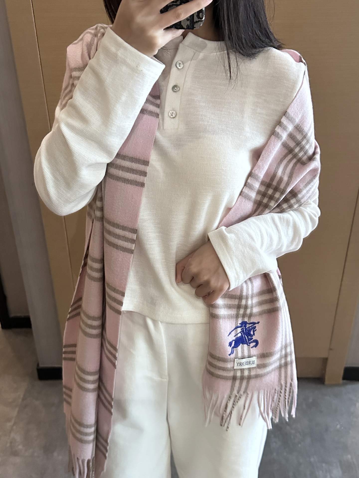 
Burberry · 巴宝莉围巾❗️好看的要疯掉了，太有型太有魅力了❗️❗️非常斯文时尚的秋冬单品！真