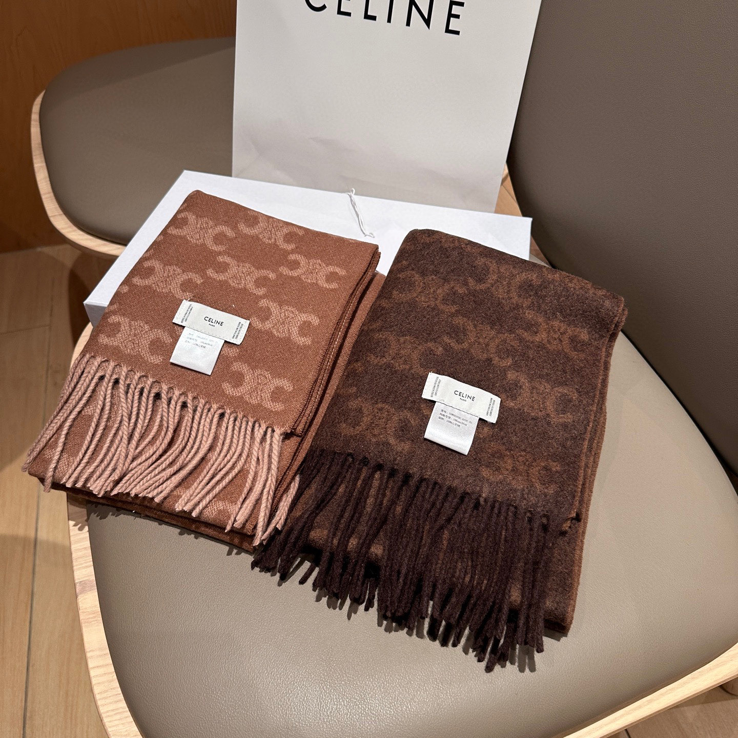 
塞琳CELlNE小红书爆款，官网新品经典！➕！手感一级棒！暖暖哒超级舒服～这个冬天你就差这么一啦～又保