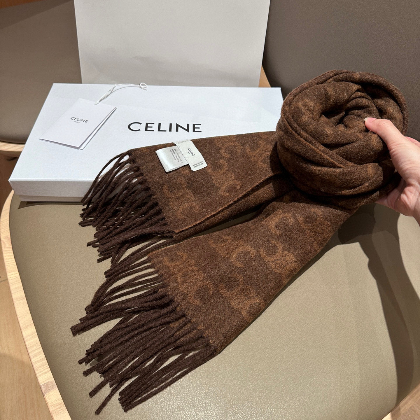 
塞琳CELlNE小红书爆款，官网新品经典！➕！手感一级棒！暖暖哒超级舒服～这个冬天你就差这么一啦～又保