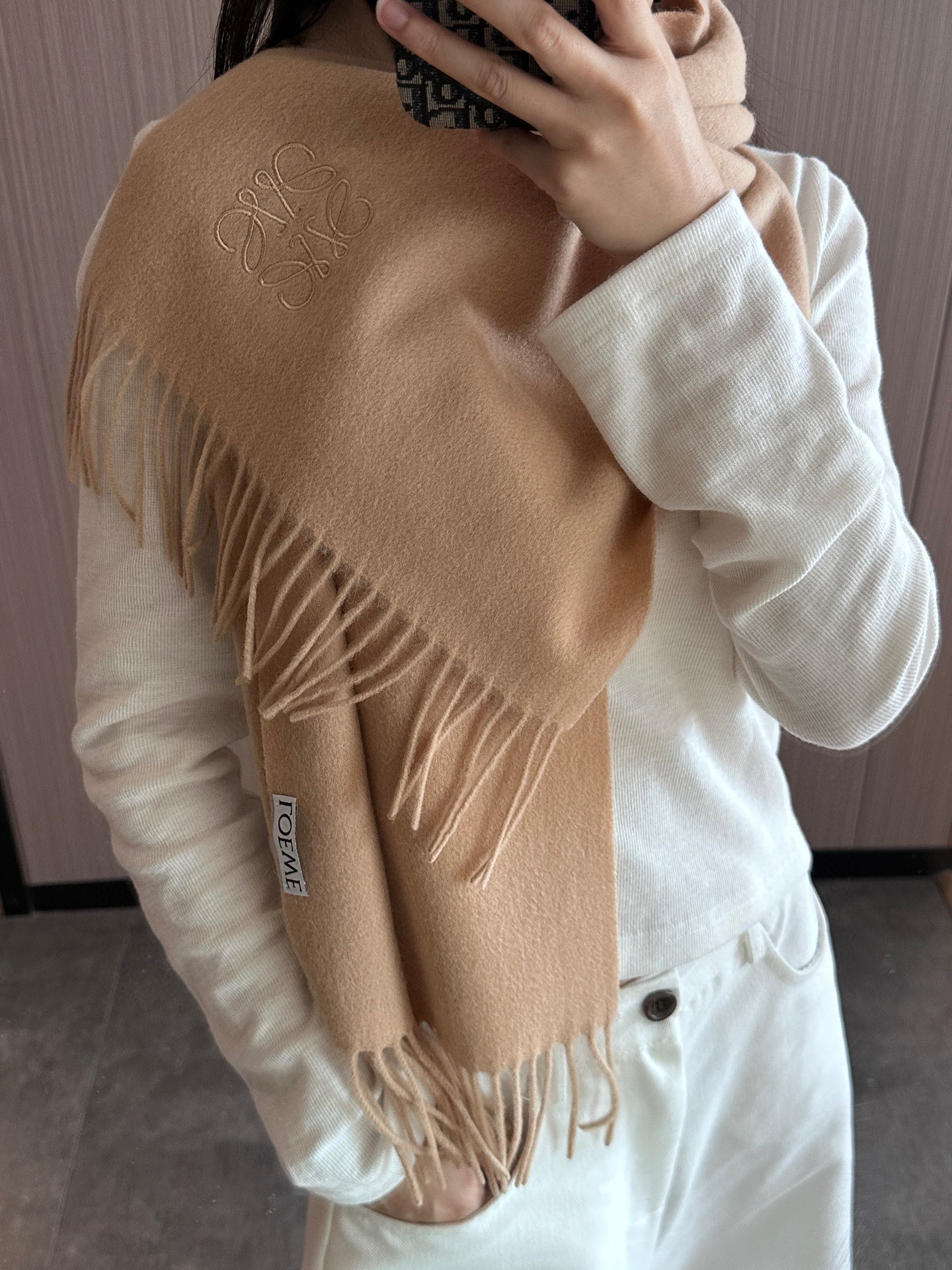 
太美了😍罗意威 情侣款 美到要尖叫😱最新款🎊英伦欧美范儿 又是一款即时尚又实用的大围巾&长巾，🎆撞色的