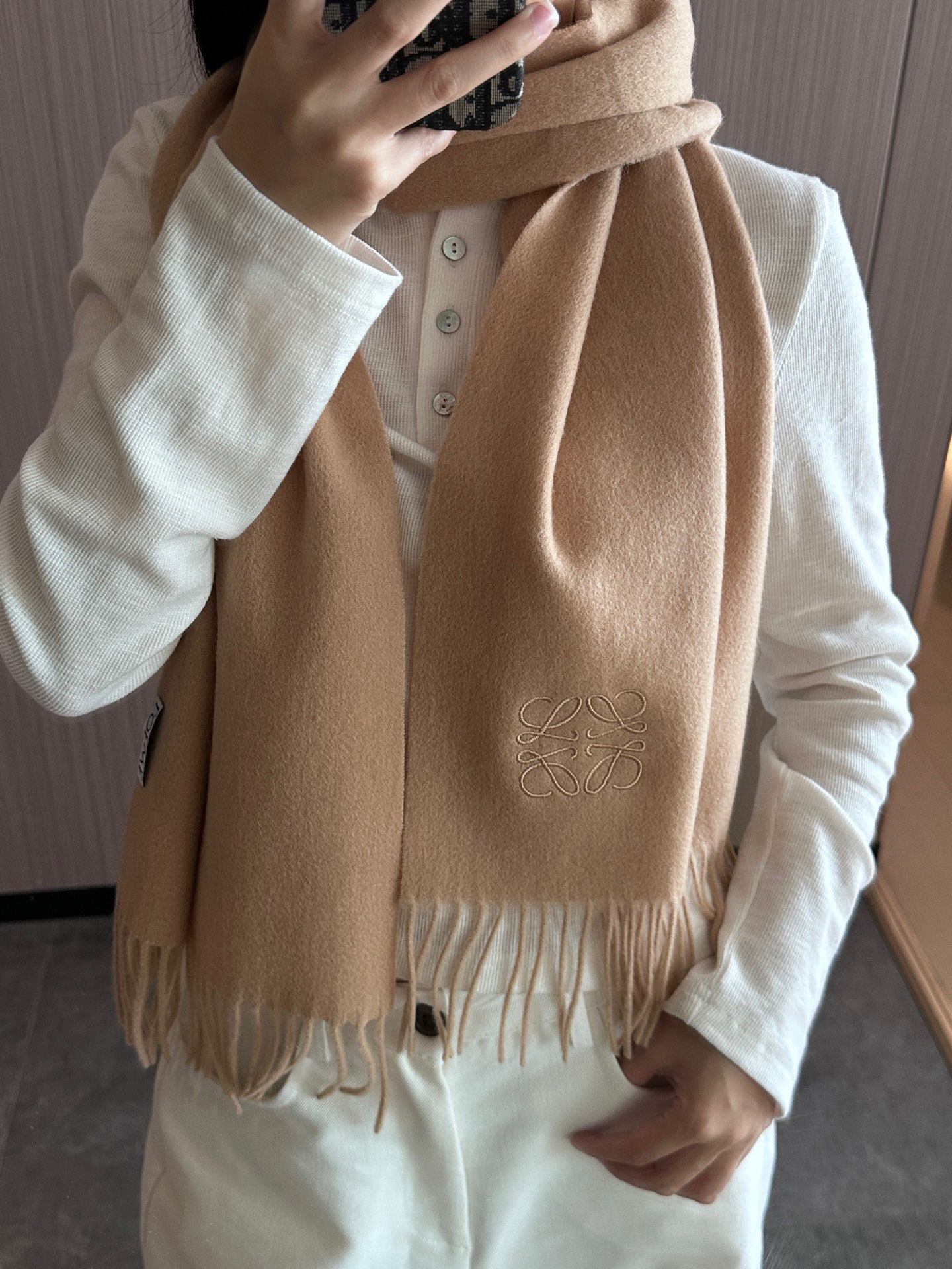 
太美了😍罗意威 情侣款 美到要尖叫😱最新款🎊英伦欧美范儿 又是一款即时尚又实用的大围巾&长巾，🎆撞色的